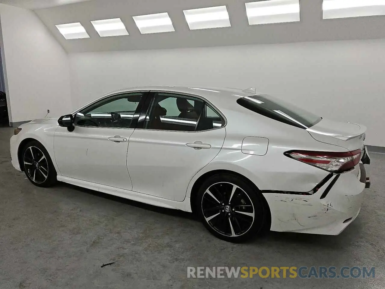 2 Photograph of a damaged car 4T1B61HK1KU742028 TOYOTA CAMRY 2019