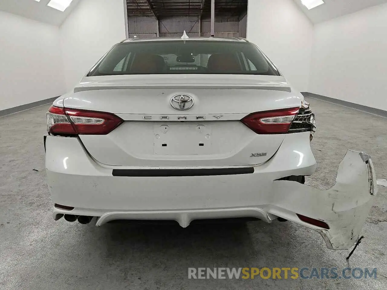 6 Photograph of a damaged car 4T1B61HK1KU742028 TOYOTA CAMRY 2019