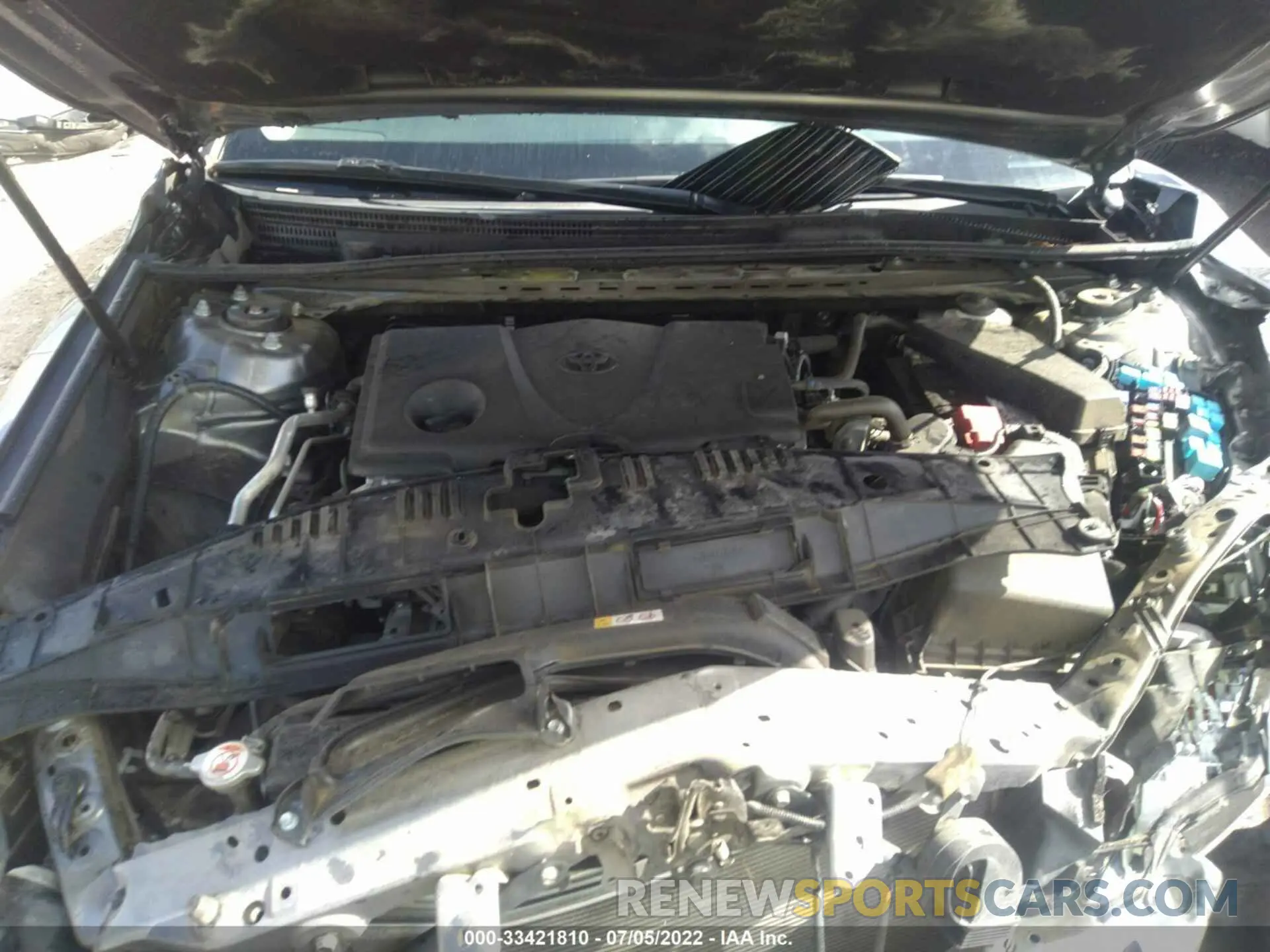 10 Photograph of a damaged car 4T1B61HK1KU745947 TOYOTA CAMRY 2019