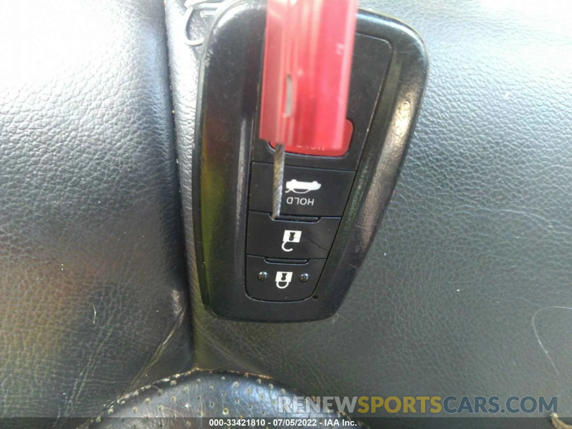 11 Photograph of a damaged car 4T1B61HK1KU745947 TOYOTA CAMRY 2019