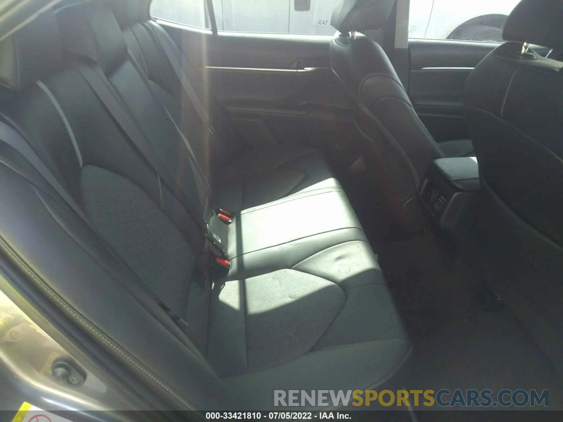 8 Photograph of a damaged car 4T1B61HK1KU745947 TOYOTA CAMRY 2019