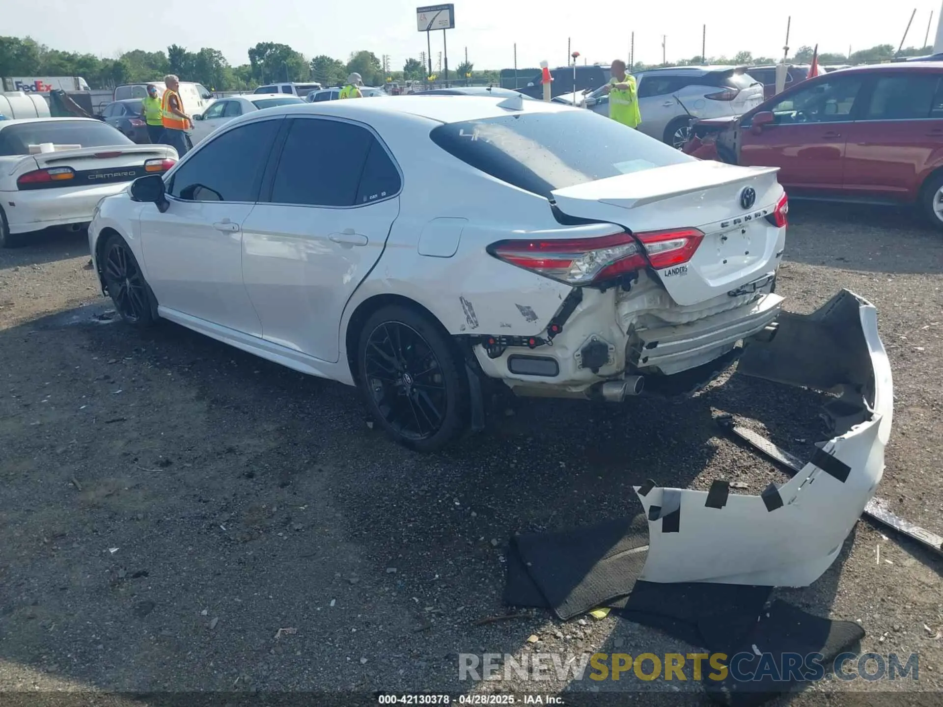 3 Photograph of a damaged car 4T1B61HK1KU752087 TOYOTA CAMRY 2019