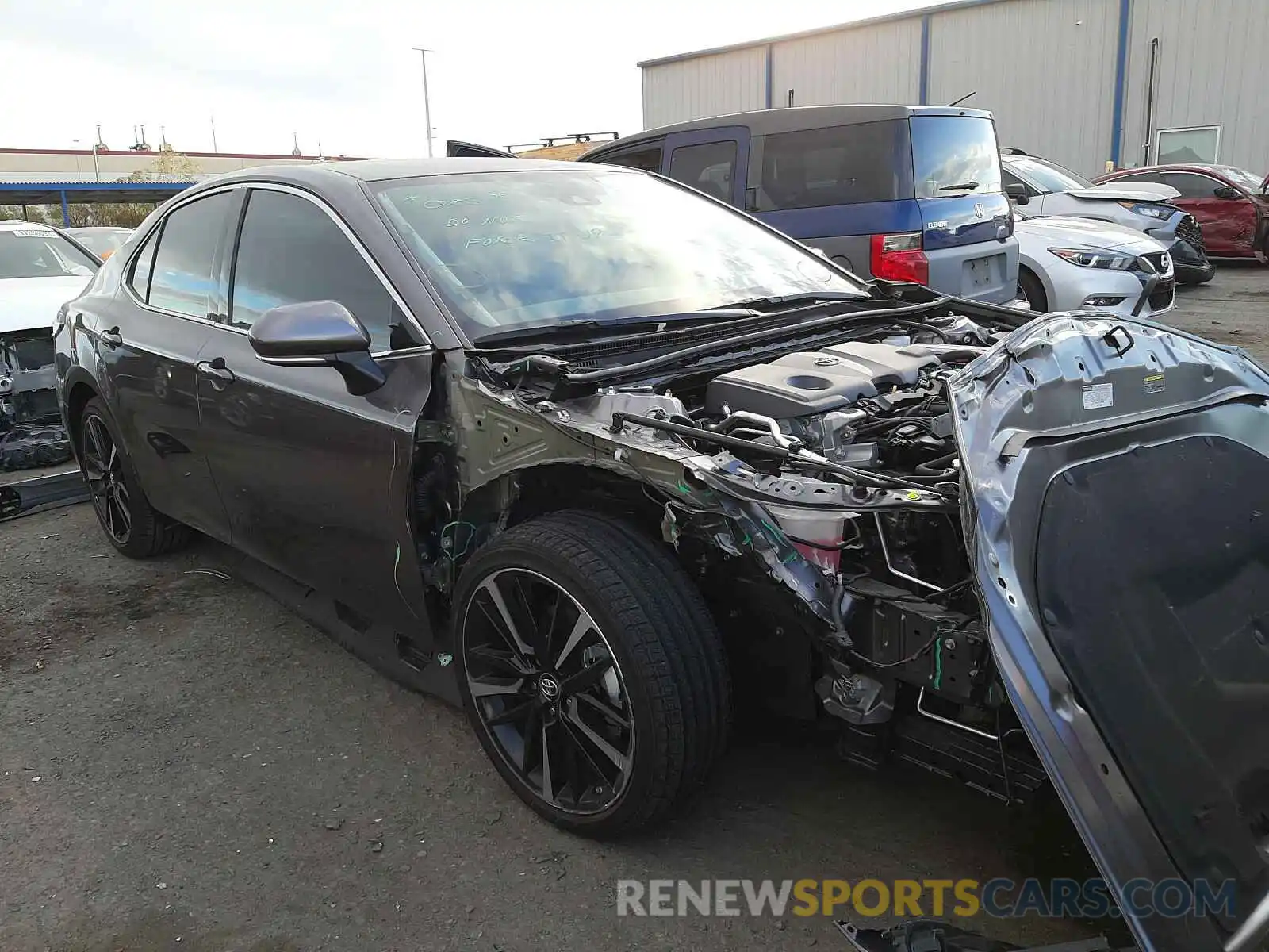 1 Photograph of a damaged car 4T1B61HK1KU761792 TOYOTA CAMRY 2019