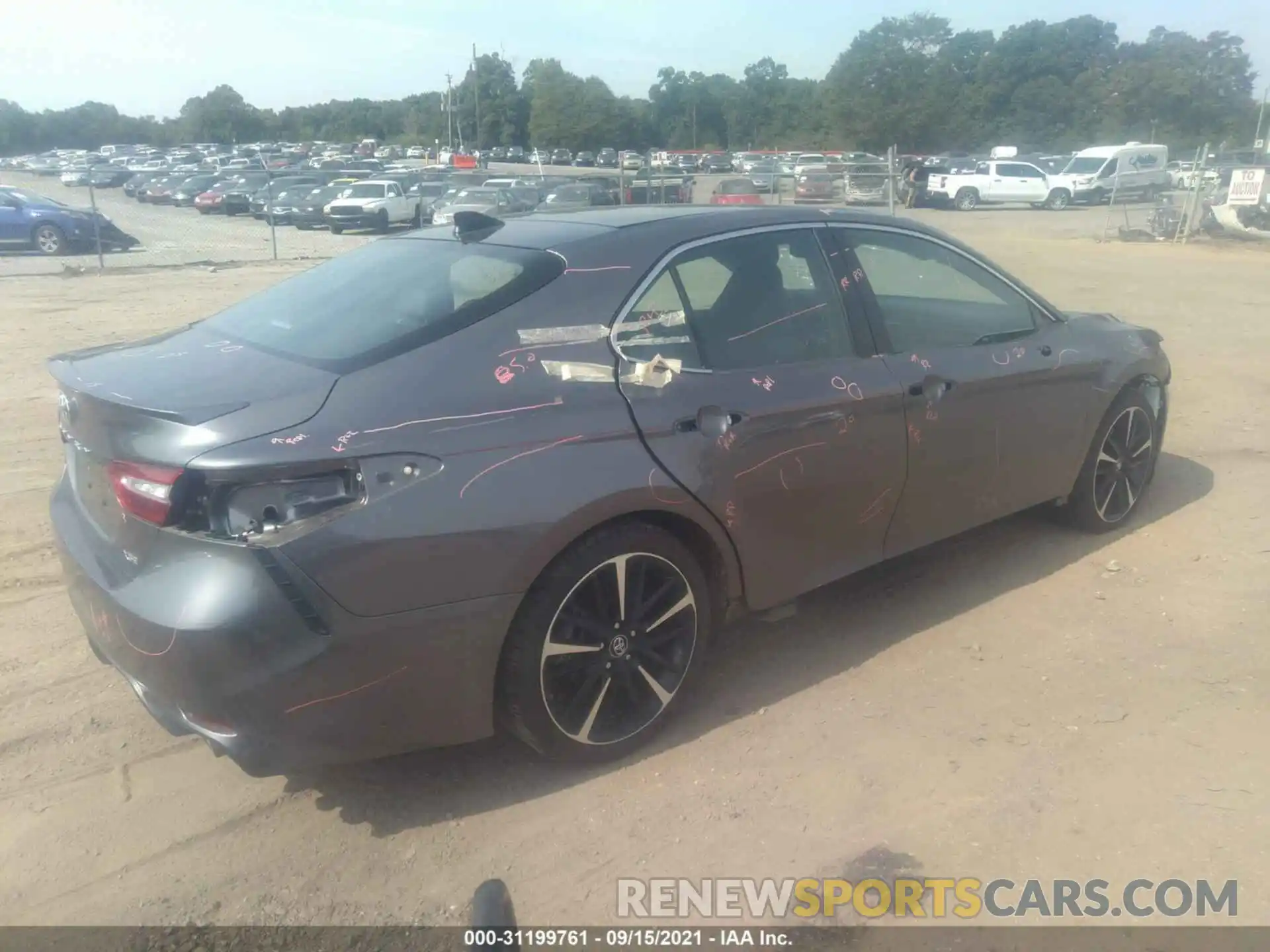 4 Photograph of a damaged car 4T1B61HK1KU772632 TOYOTA CAMRY 2019