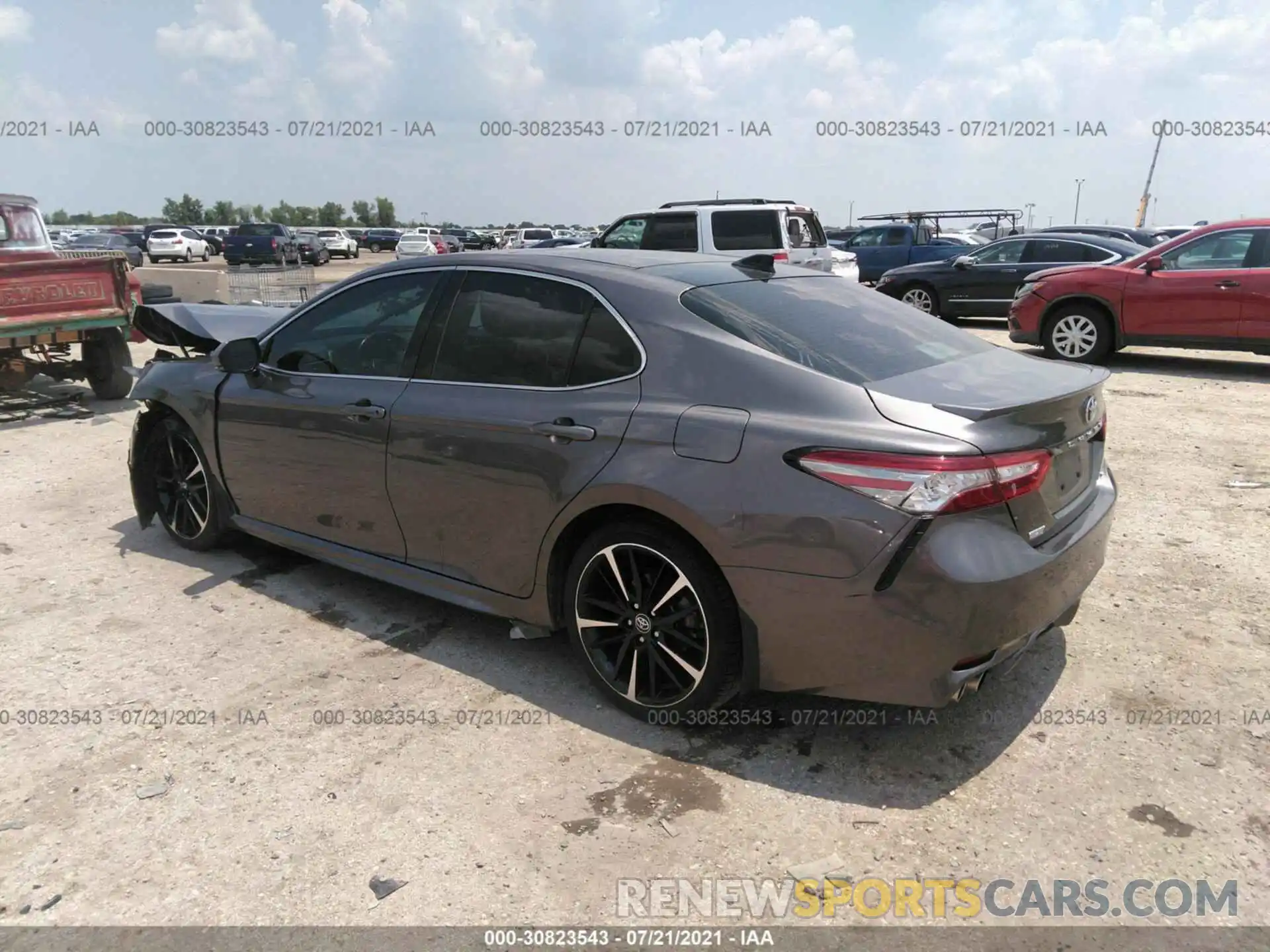 3 Photograph of a damaged car 4T1B61HK1KU786515 TOYOTA CAMRY 2019