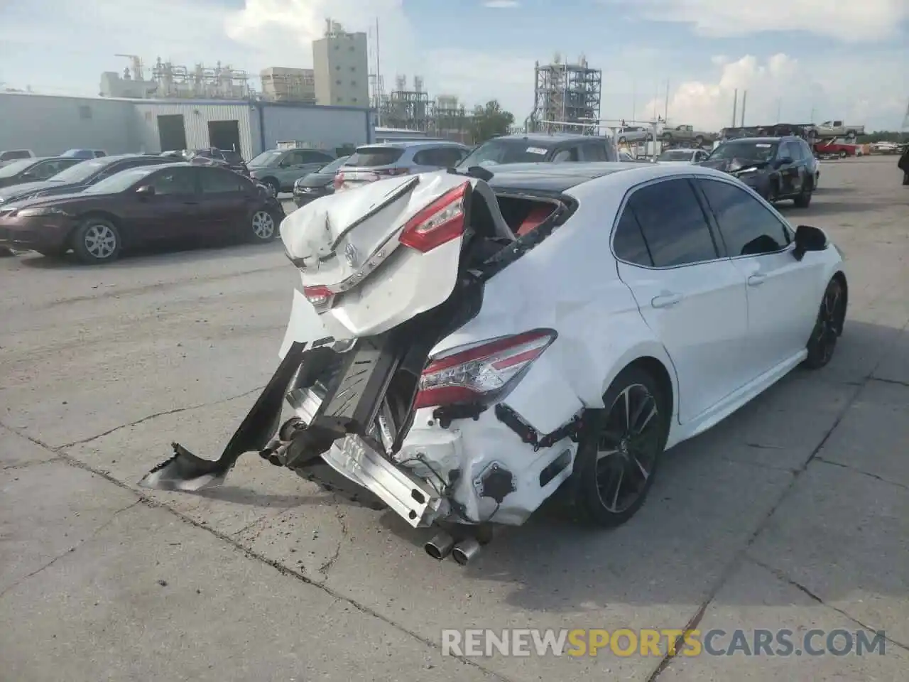 4 Photograph of a damaged car 4T1B61HK1KU788510 TOYOTA CAMRY 2019