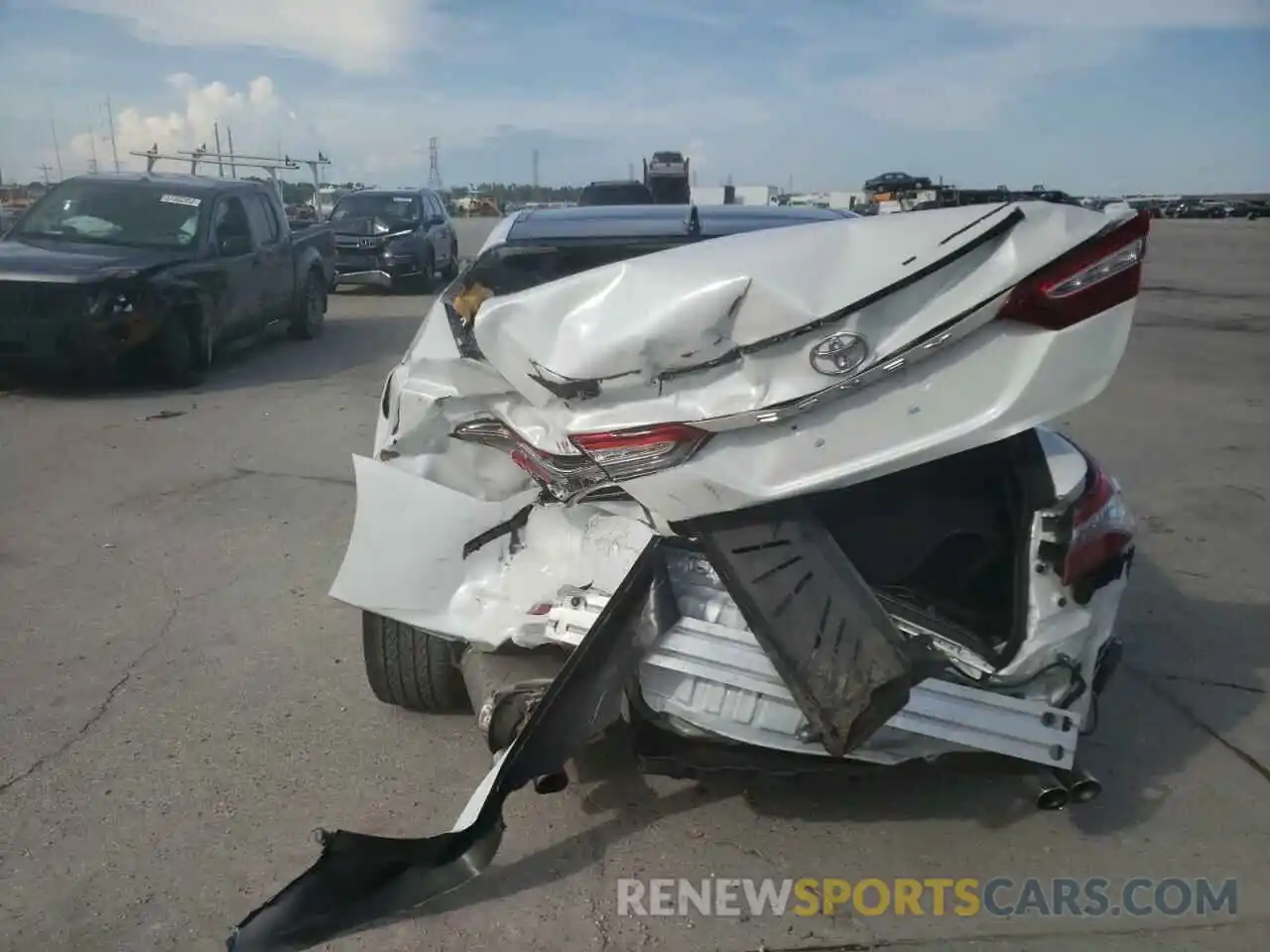 9 Photograph of a damaged car 4T1B61HK1KU788510 TOYOTA CAMRY 2019