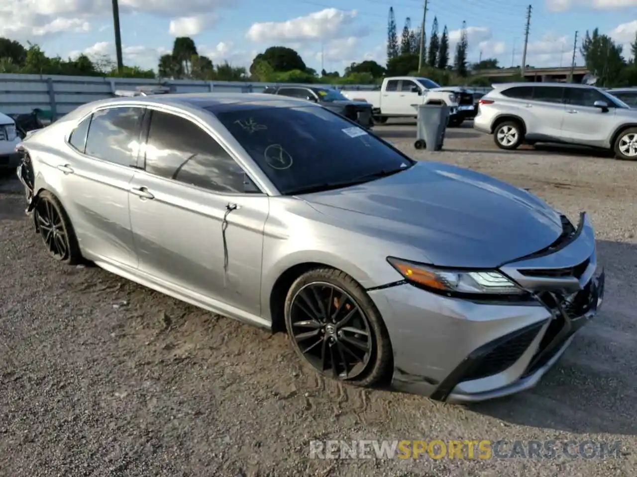 4 Photograph of a damaged car 4T1B61HK1KU793450 TOYOTA CAMRY 2019