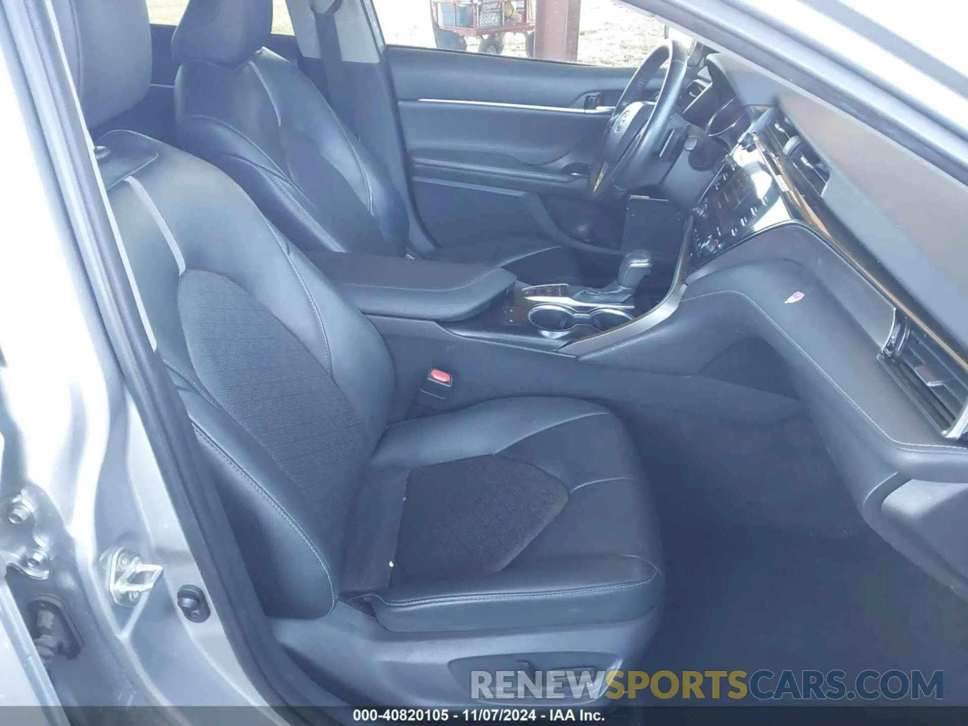 5 Photograph of a damaged car 4T1B61HK1KU850360 TOYOTA CAMRY 2019