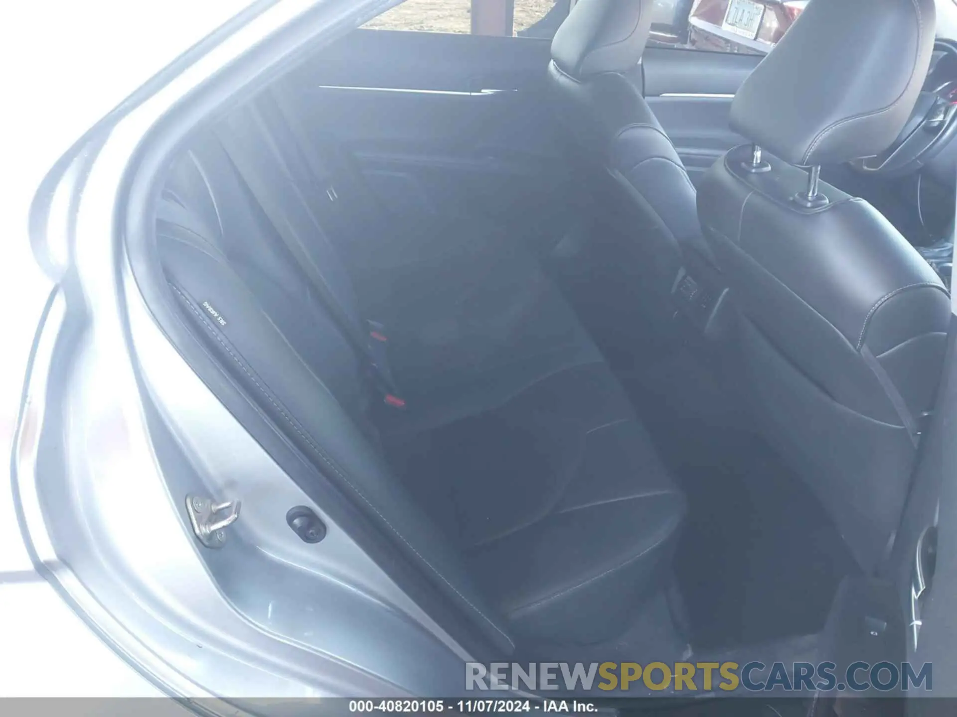8 Photograph of a damaged car 4T1B61HK1KU850360 TOYOTA CAMRY 2019