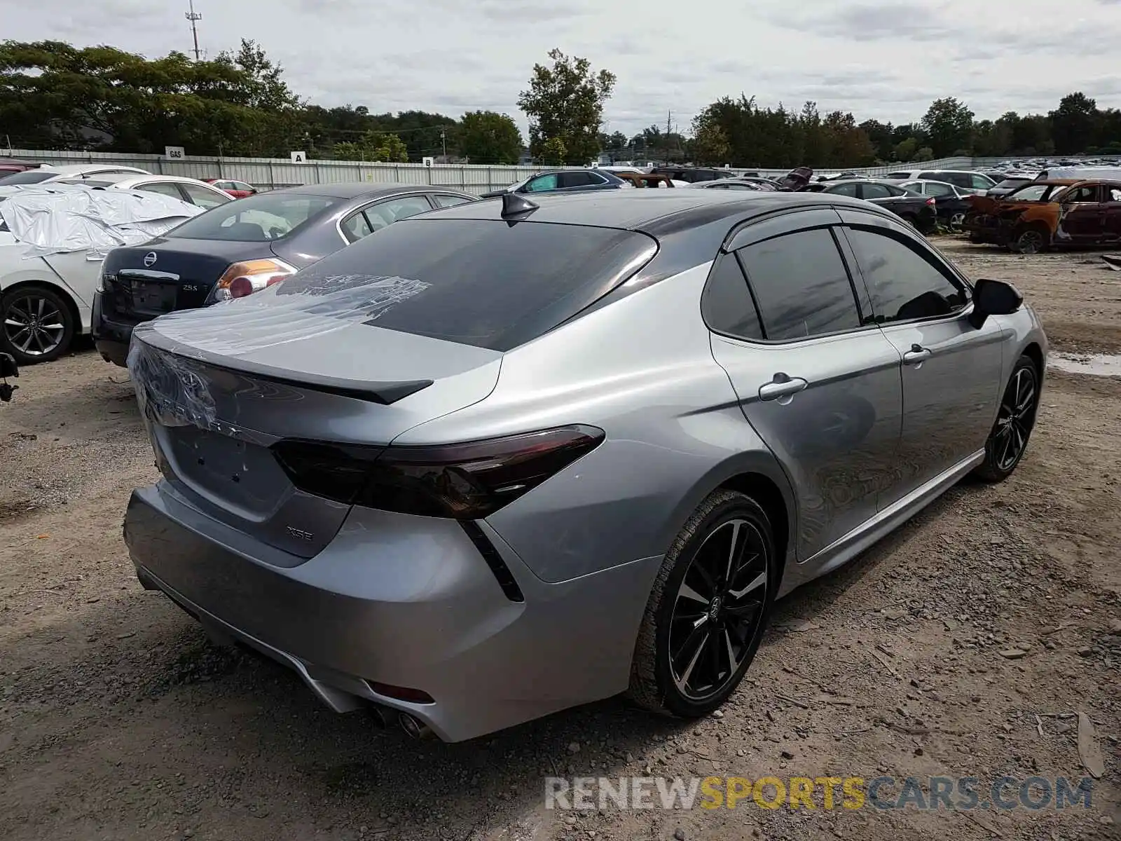 4 Photograph of a damaged car 4T1B61HK2KU169916 TOYOTA CAMRY 2019