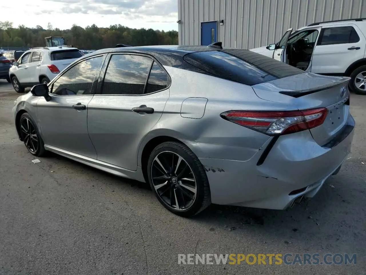 2 Photograph of a damaged car 4T1B61HK2KU172119 TOYOTA CAMRY 2019