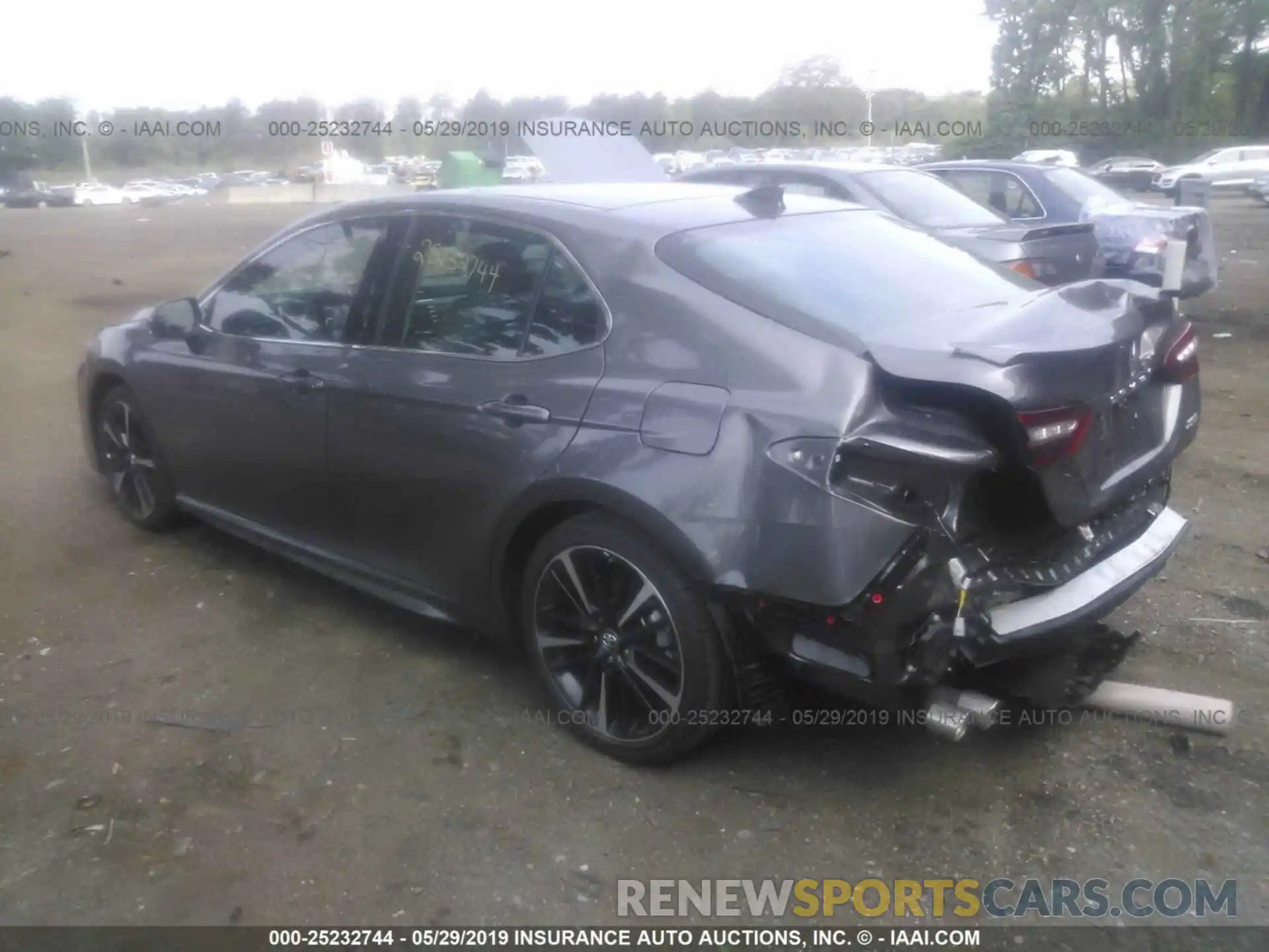 3 Photograph of a damaged car 4T1B61HK2KU172816 TOYOTA CAMRY 2019