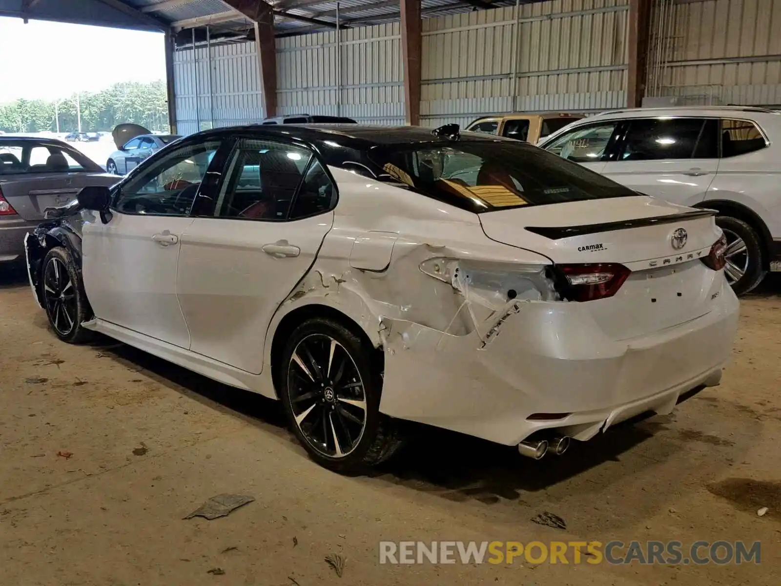 3 Photograph of a damaged car 4T1B61HK2KU175540 TOYOTA CAMRY 2019