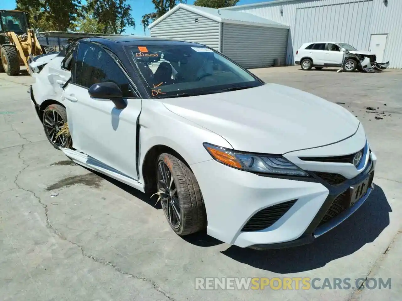 1 Photograph of a damaged car 4T1B61HK2KU181872 TOYOTA CAMRY 2019