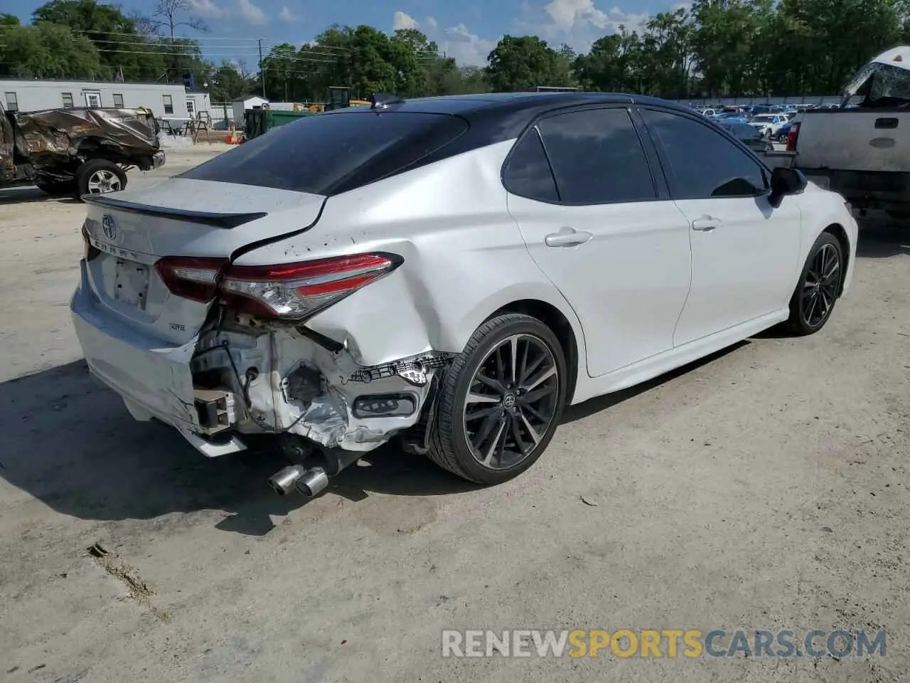 3 Photograph of a damaged car 4T1B61HK2KU190975 TOYOTA CAMRY 2019