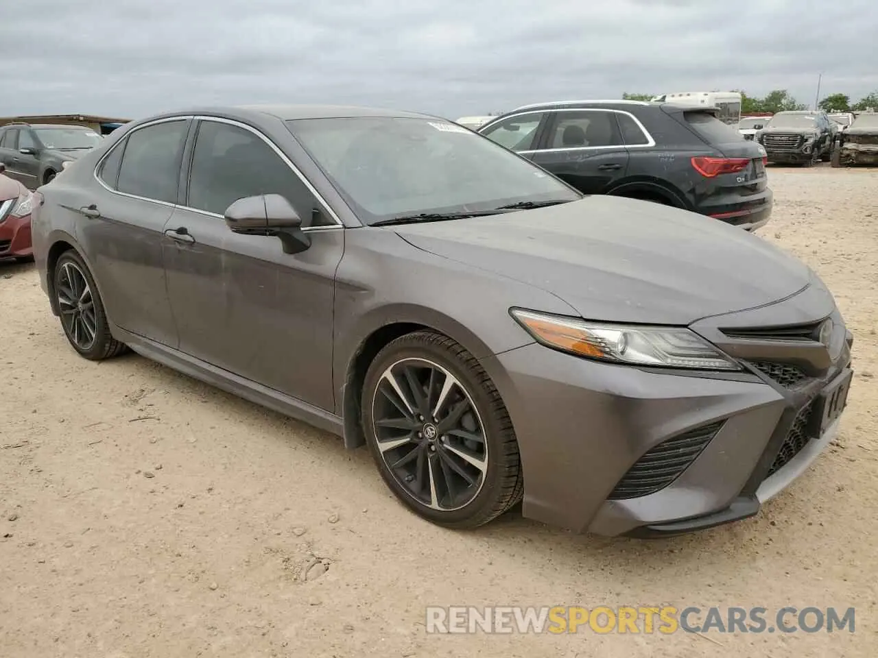 4 Photograph of a damaged car 4T1B61HK2KU198879 TOYOTA CAMRY 2019
