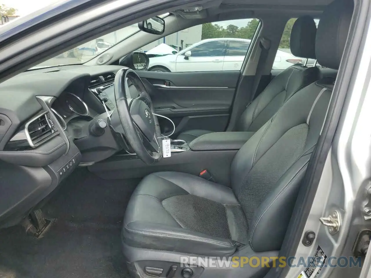 7 Photograph of a damaged car 4T1B61HK2KU211579 TOYOTA CAMRY 2019