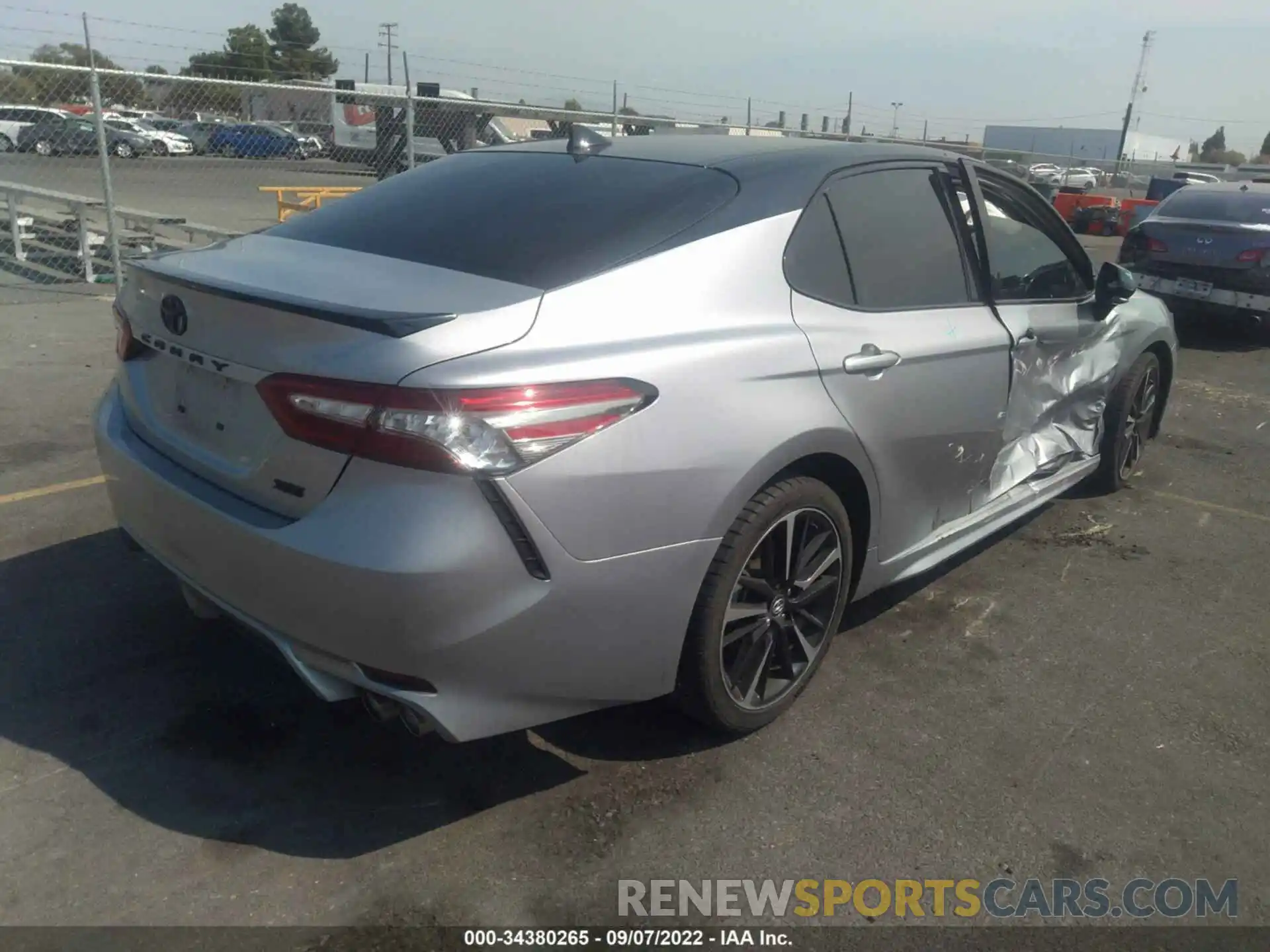 4 Photograph of a damaged car 4T1B61HK2KU216930 TOYOTA CAMRY 2019