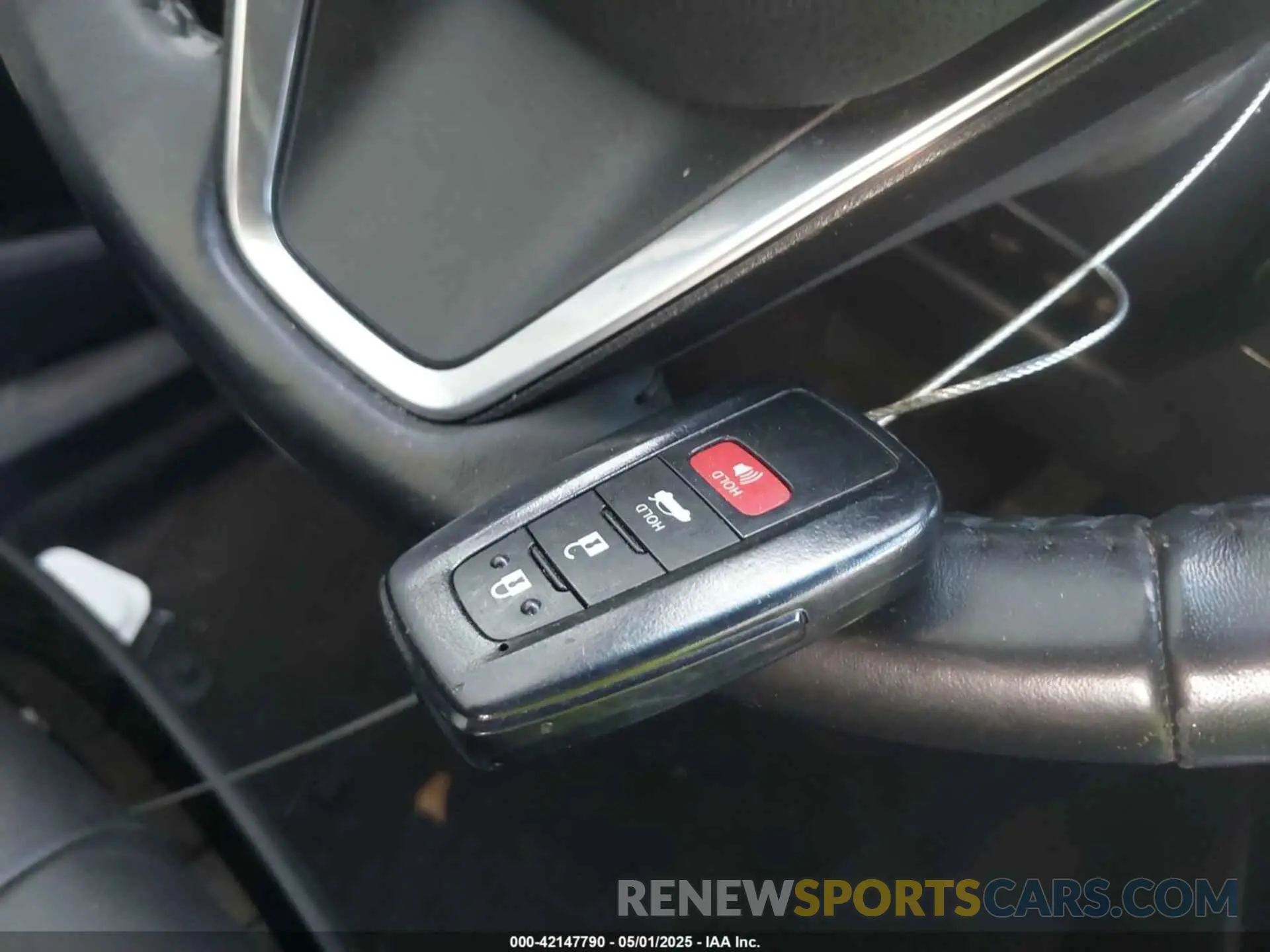 11 Photograph of a damaged car 4T1B61HK2KU240919 TOYOTA CAMRY 2019