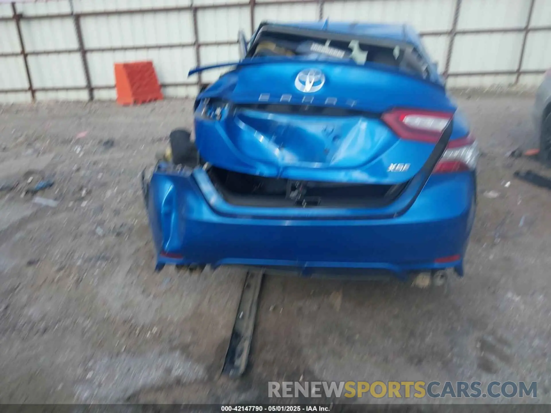 16 Photograph of a damaged car 4T1B61HK2KU240919 TOYOTA CAMRY 2019