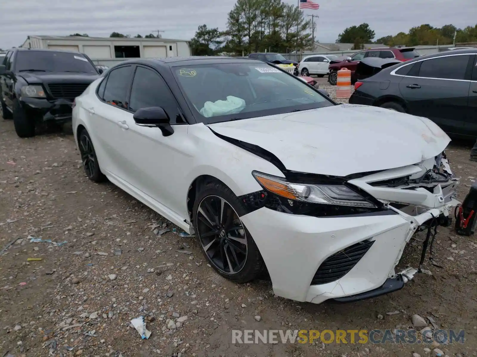 1 Photograph of a damaged car 4T1B61HK2KU244517 TOYOTA CAMRY 2019