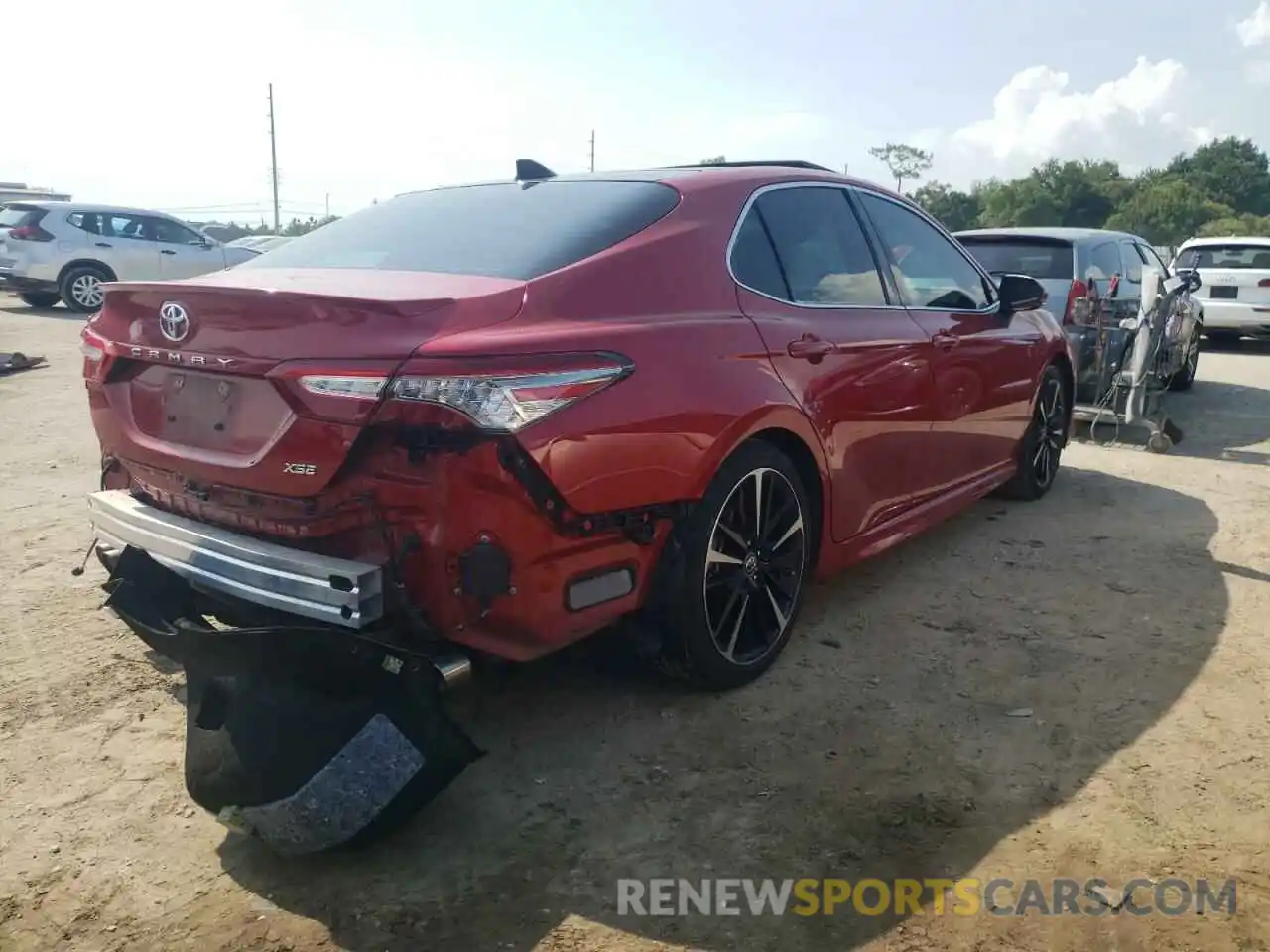 4 Photograph of a damaged car 4T1B61HK2KU250351 TOYOTA CAMRY 2019