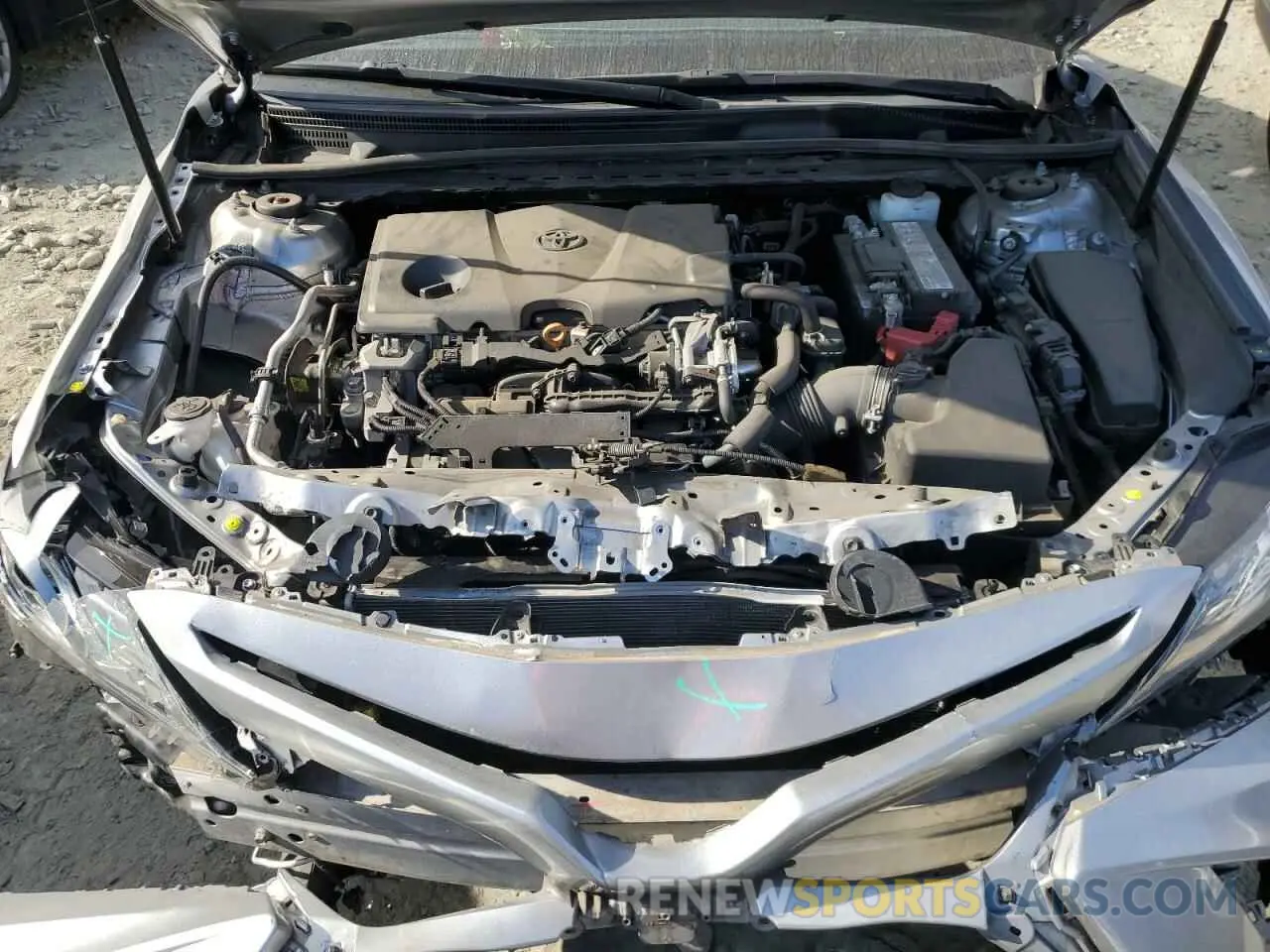 11 Photograph of a damaged car 4T1B61HK2KU260300 TOYOTA CAMRY 2019
