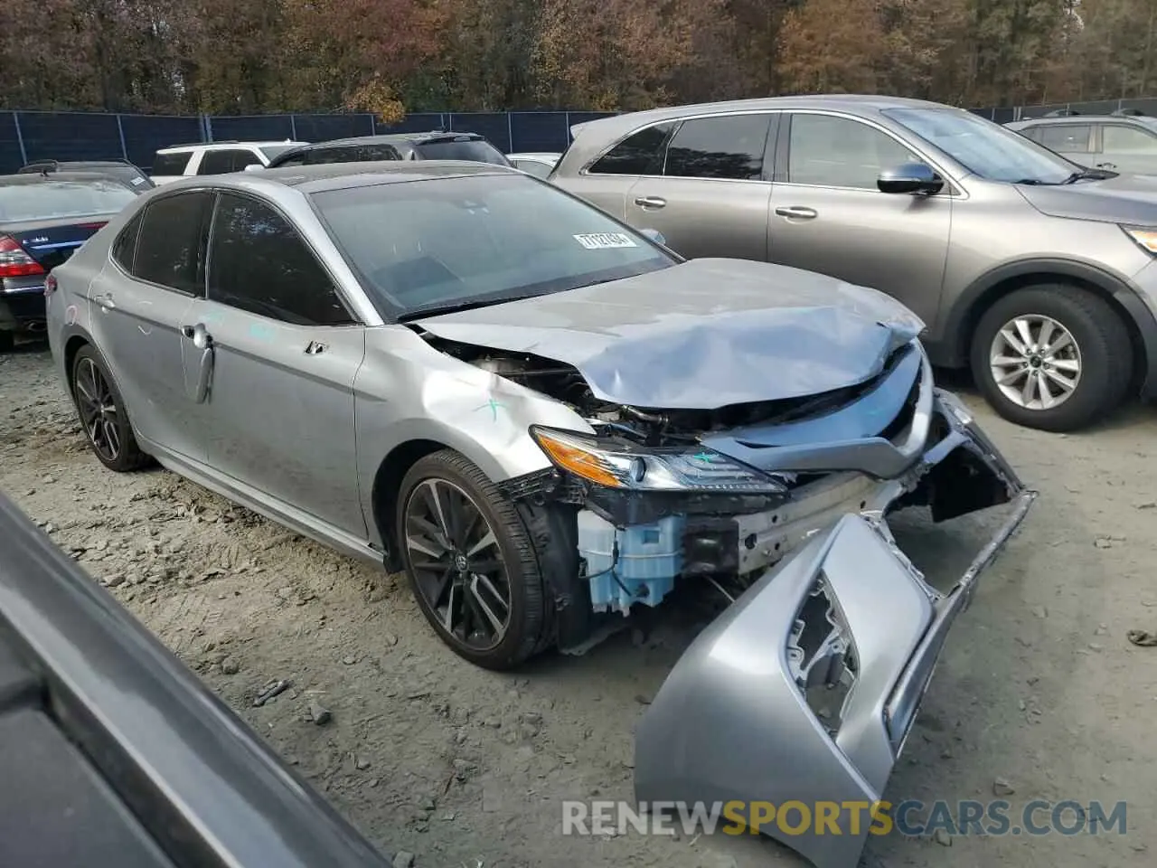 4 Photograph of a damaged car 4T1B61HK2KU260300 TOYOTA CAMRY 2019