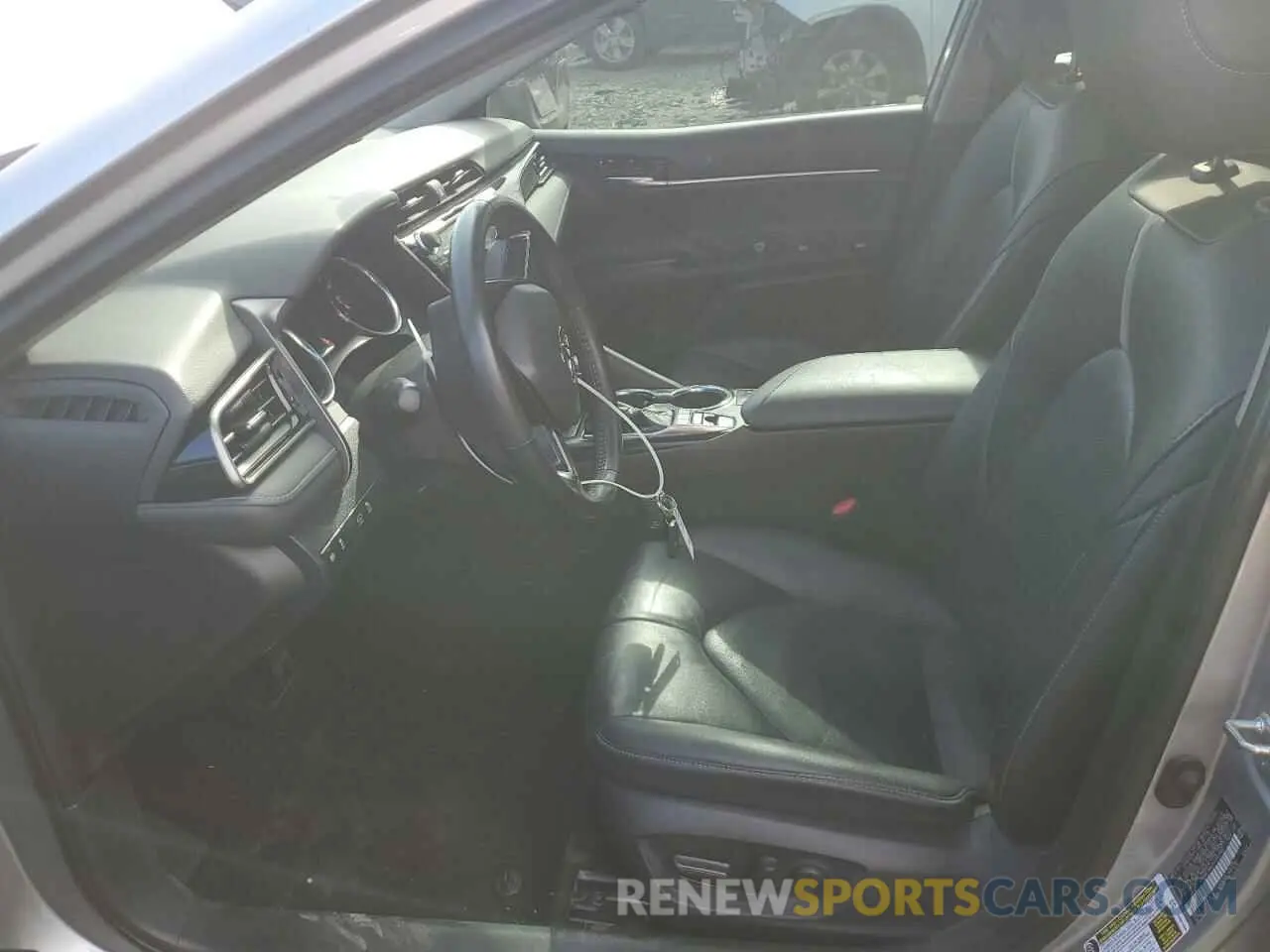 7 Photograph of a damaged car 4T1B61HK2KU260300 TOYOTA CAMRY 2019
