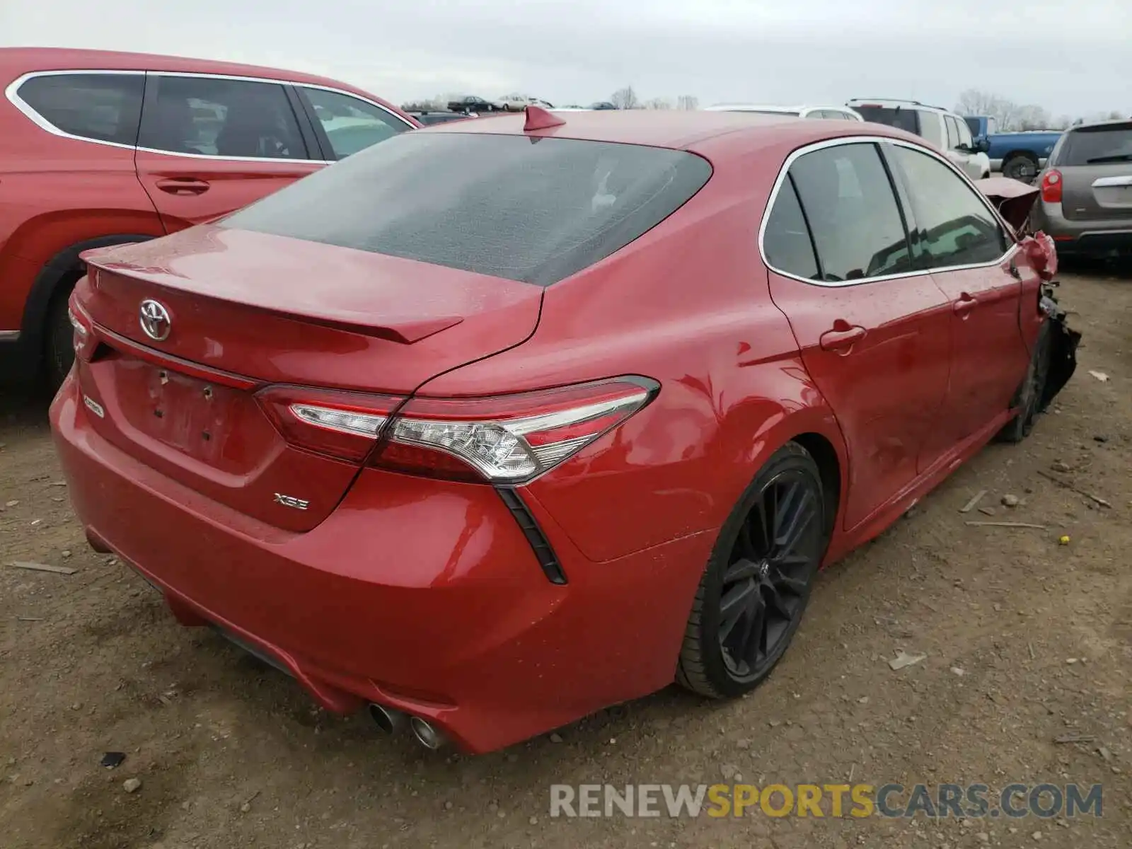 4 Photograph of a damaged car 4T1B61HK2KU263973 TOYOTA CAMRY 2019