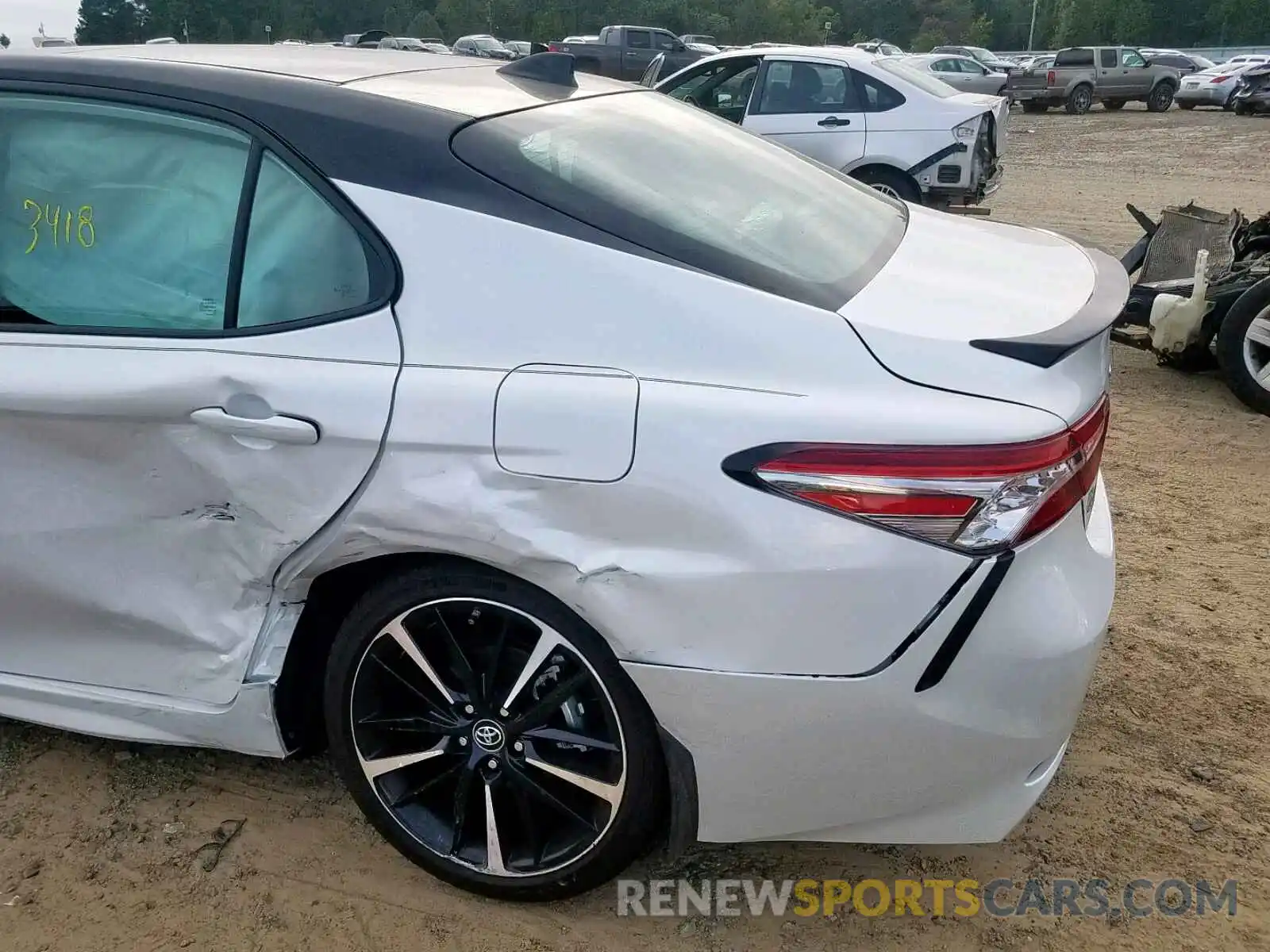 9 Photograph of a damaged car 4T1B61HK2KU267215 TOYOTA CAMRY 2019