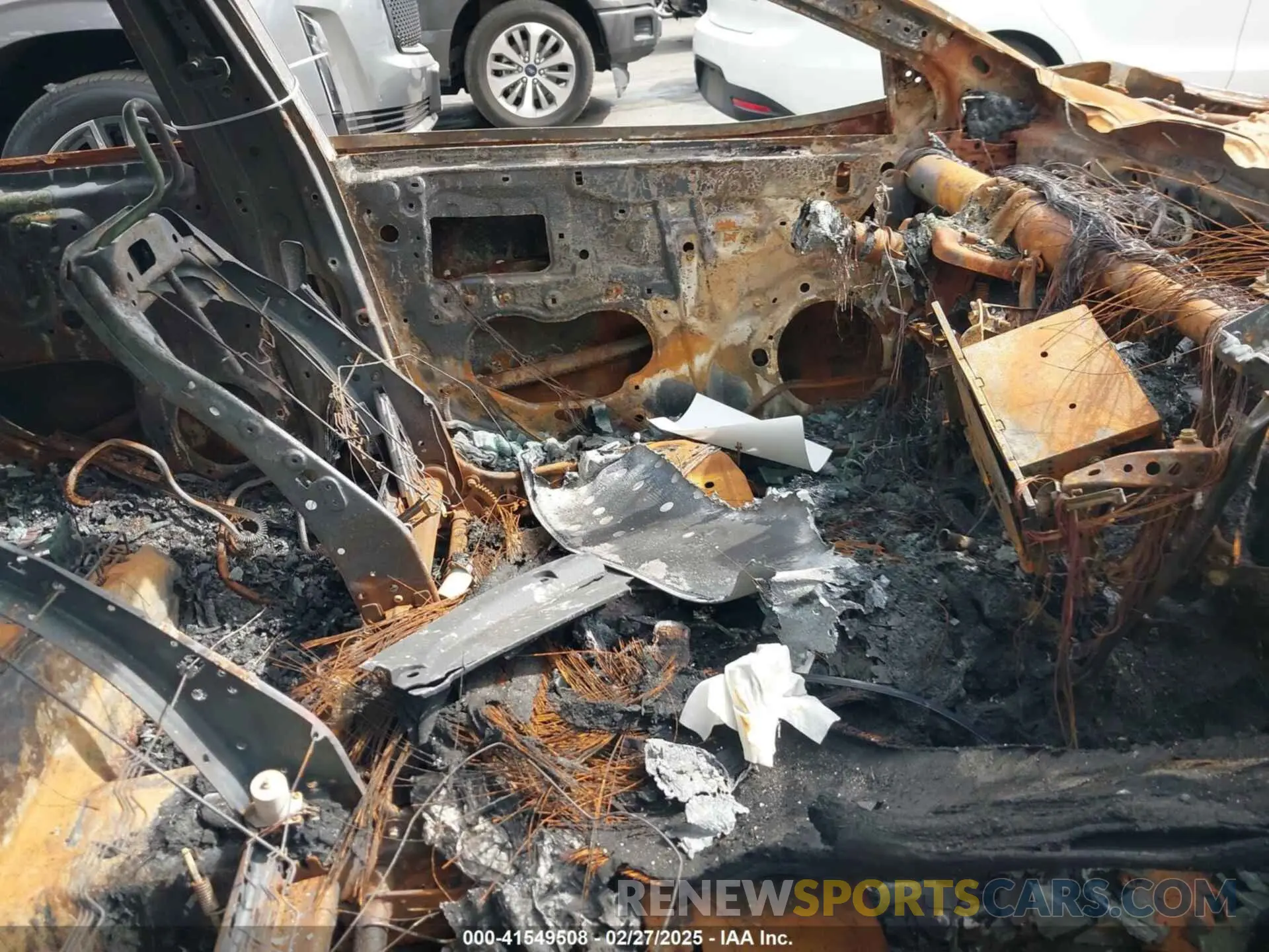 5 Photograph of a damaged car 4T1B61HK2KU268851 TOYOTA CAMRY 2019