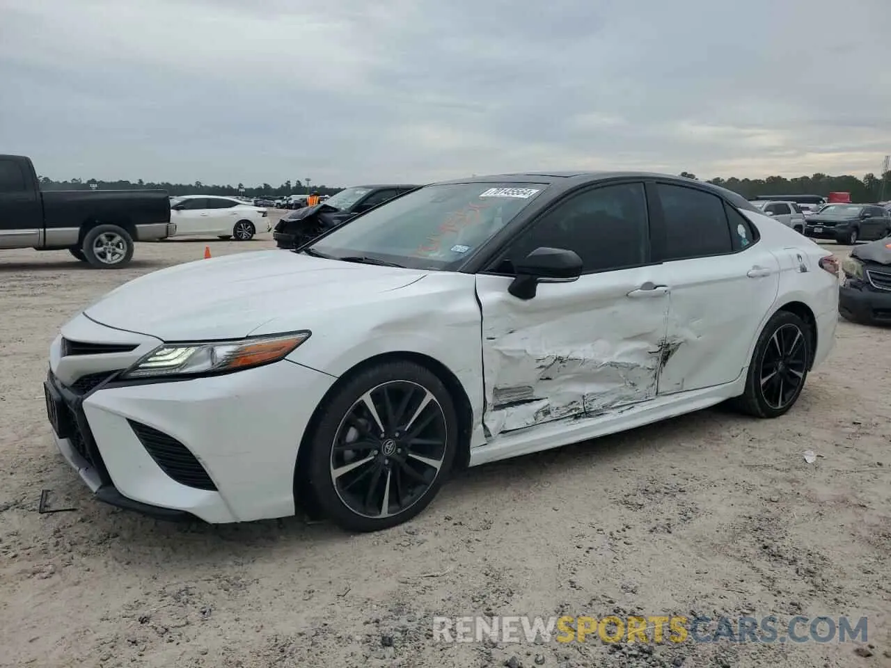 1 Photograph of a damaged car 4T1B61HK2KU278571 TOYOTA CAMRY 2019