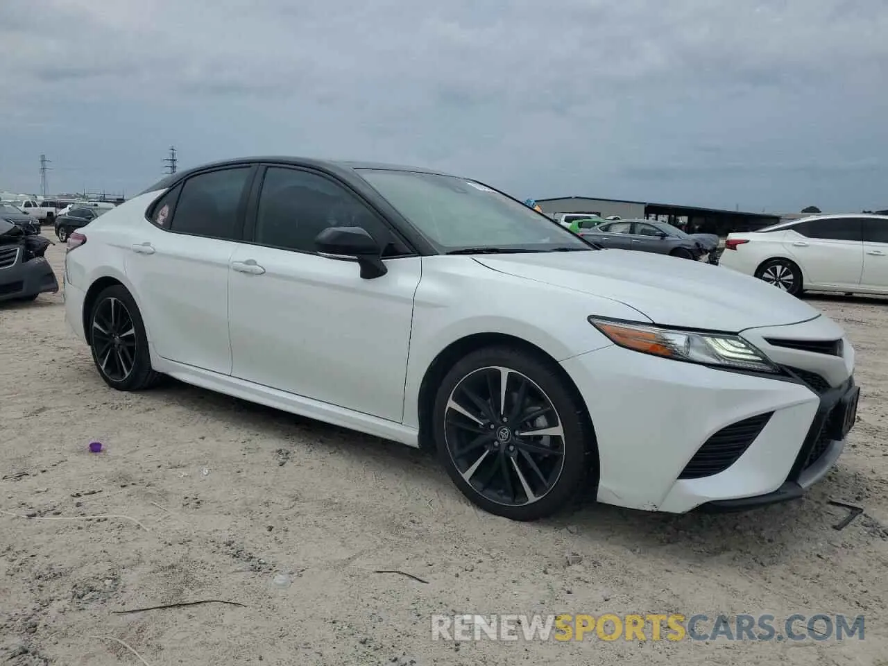 4 Photograph of a damaged car 4T1B61HK2KU278571 TOYOTA CAMRY 2019