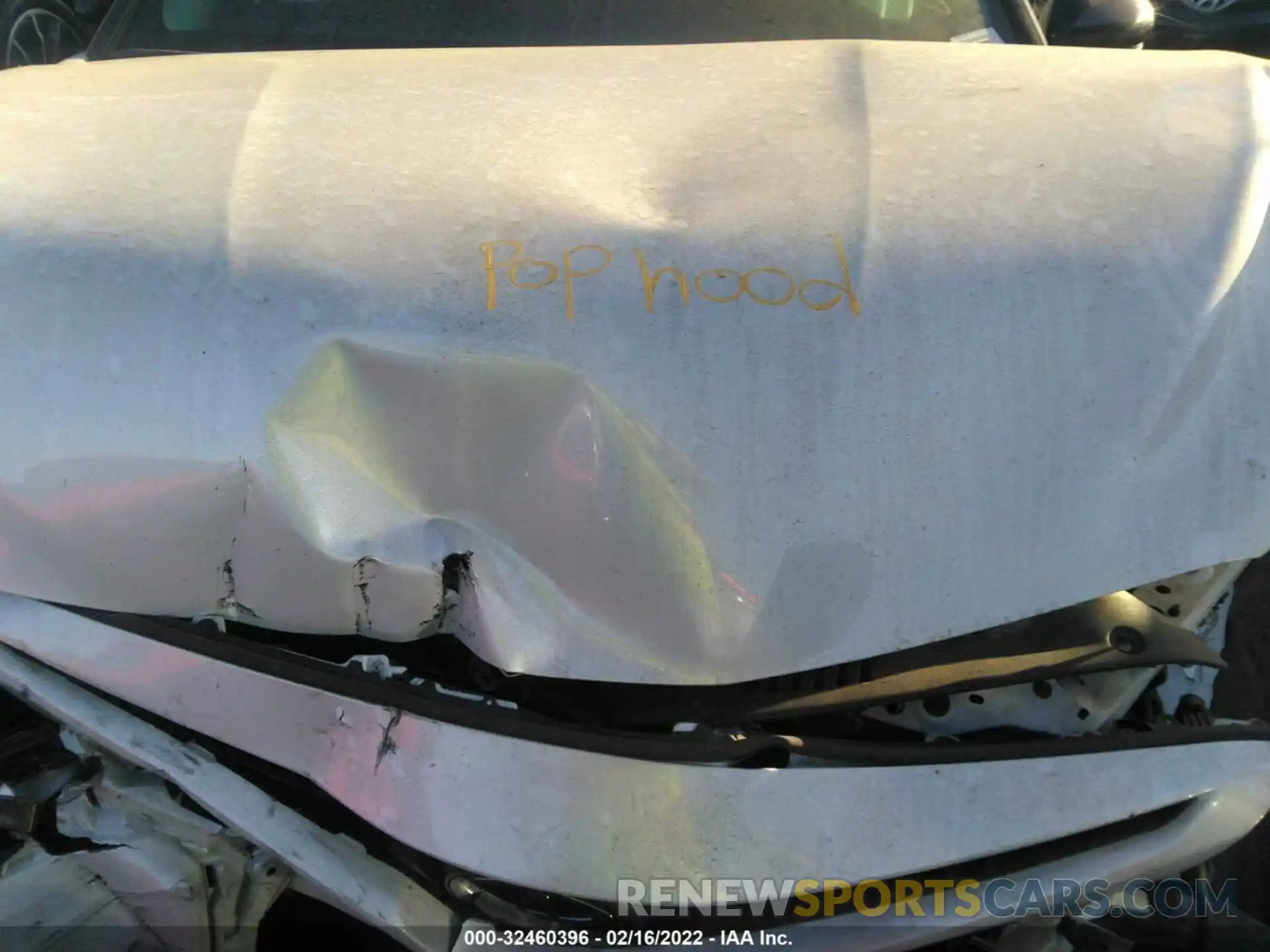 10 Photograph of a damaged car 4T1B61HK2KU283107 TOYOTA CAMRY 2019