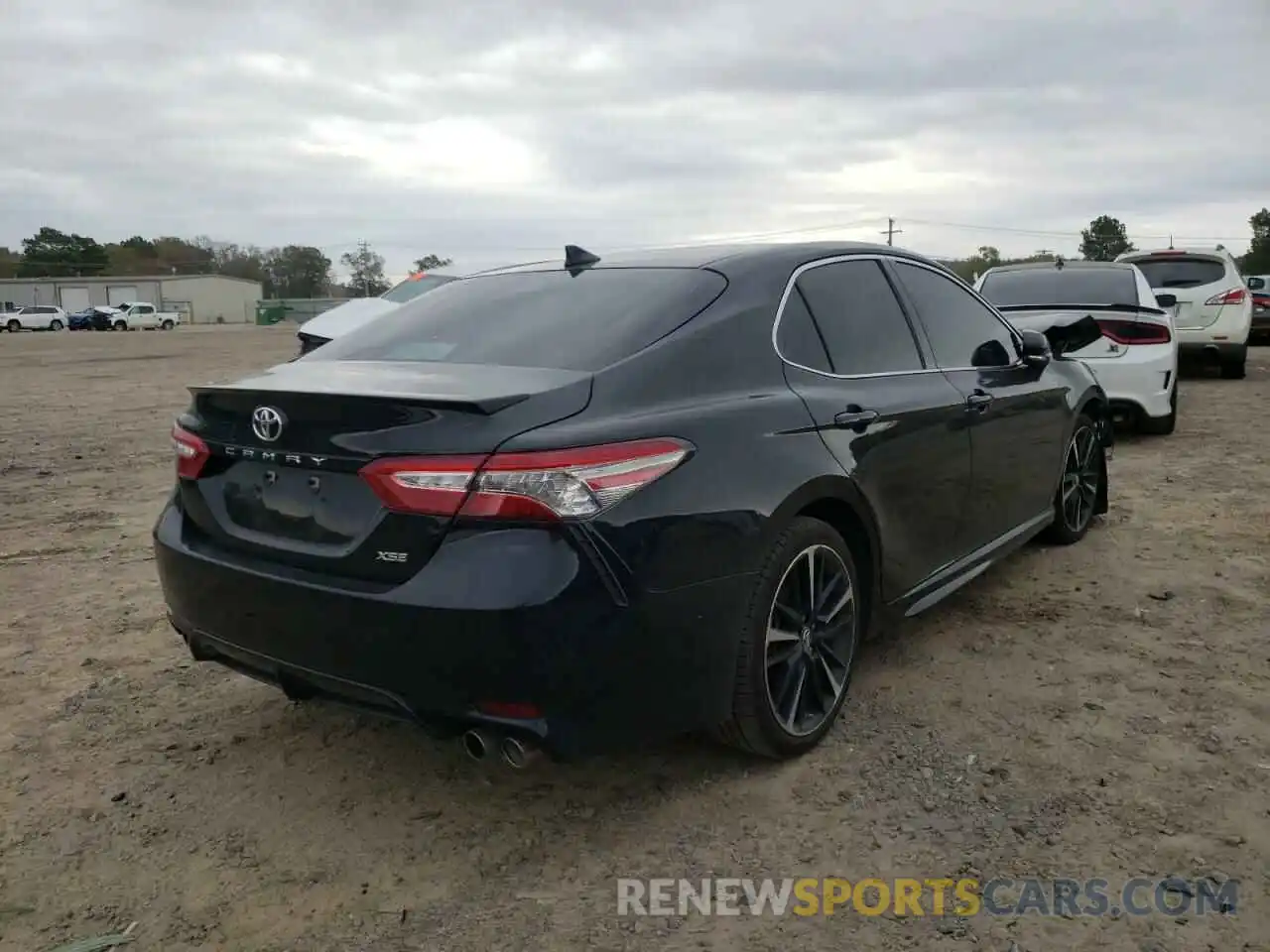 4 Photograph of a damaged car 4T1B61HK2KU296052 TOYOTA CAMRY 2019