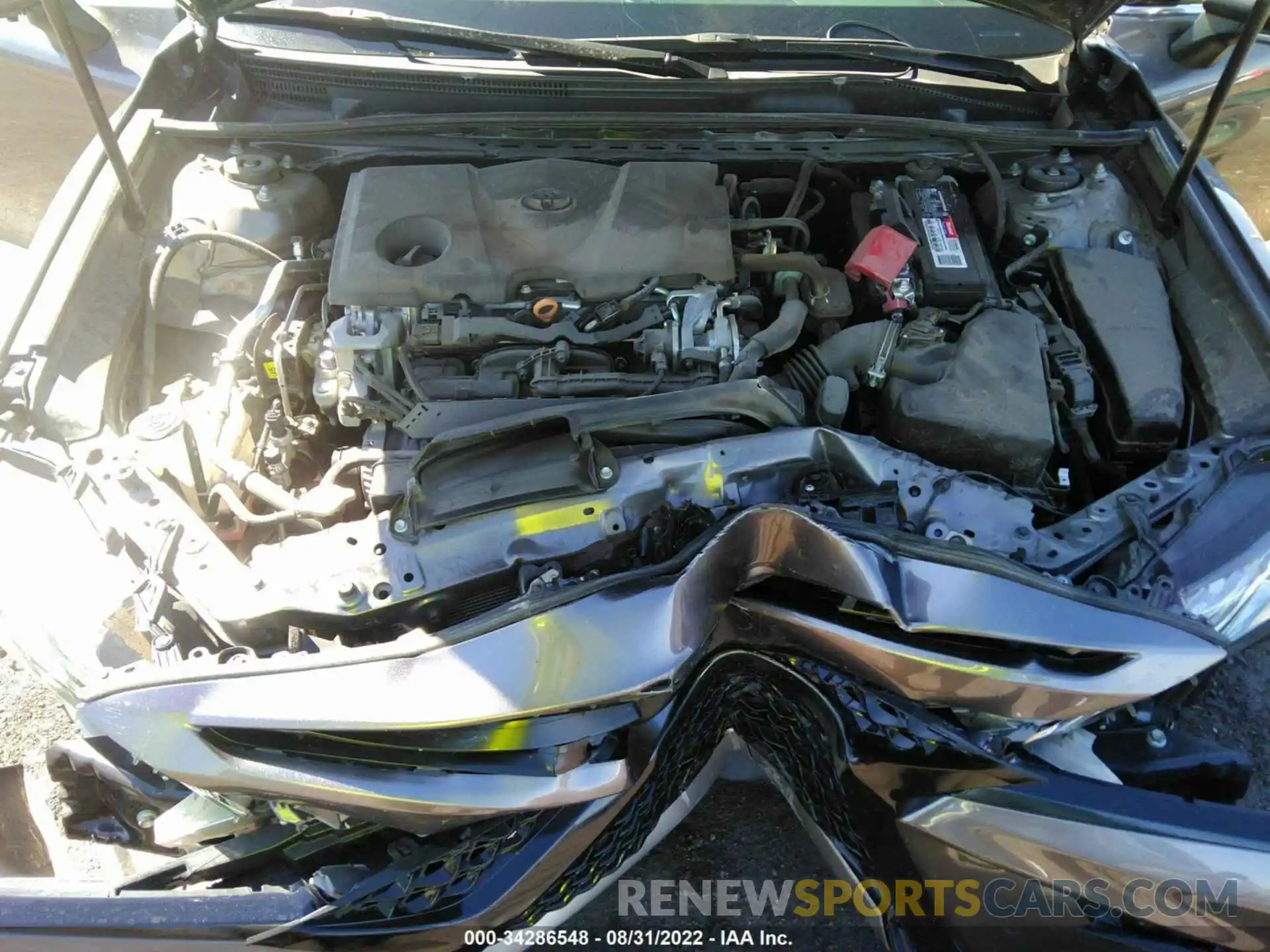 10 Photograph of a damaged car 4T1B61HK2KU745438 TOYOTA CAMRY 2019