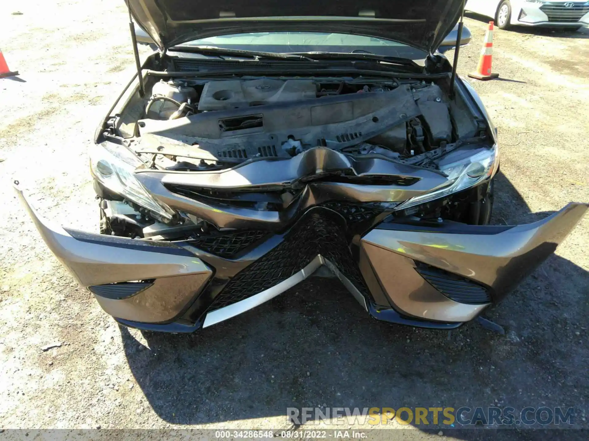 6 Photograph of a damaged car 4T1B61HK2KU745438 TOYOTA CAMRY 2019