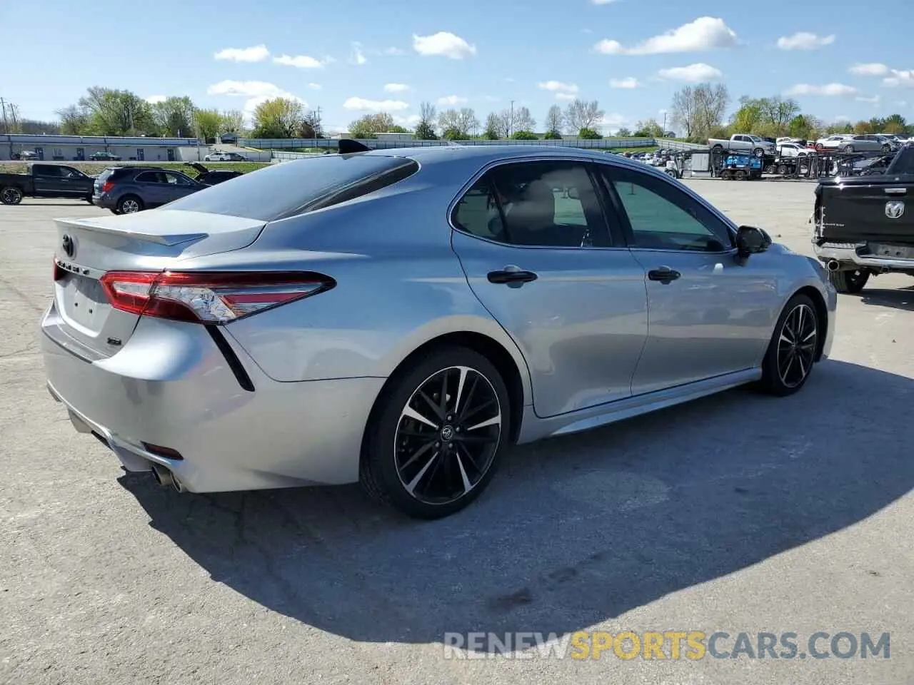 3 Photograph of a damaged car 4T1B61HK2KU776673 TOYOTA CAMRY 2019
