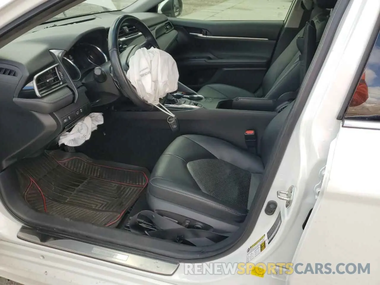 7 Photograph of a damaged car 4T1B61HK2KU780237 TOYOTA CAMRY 2019