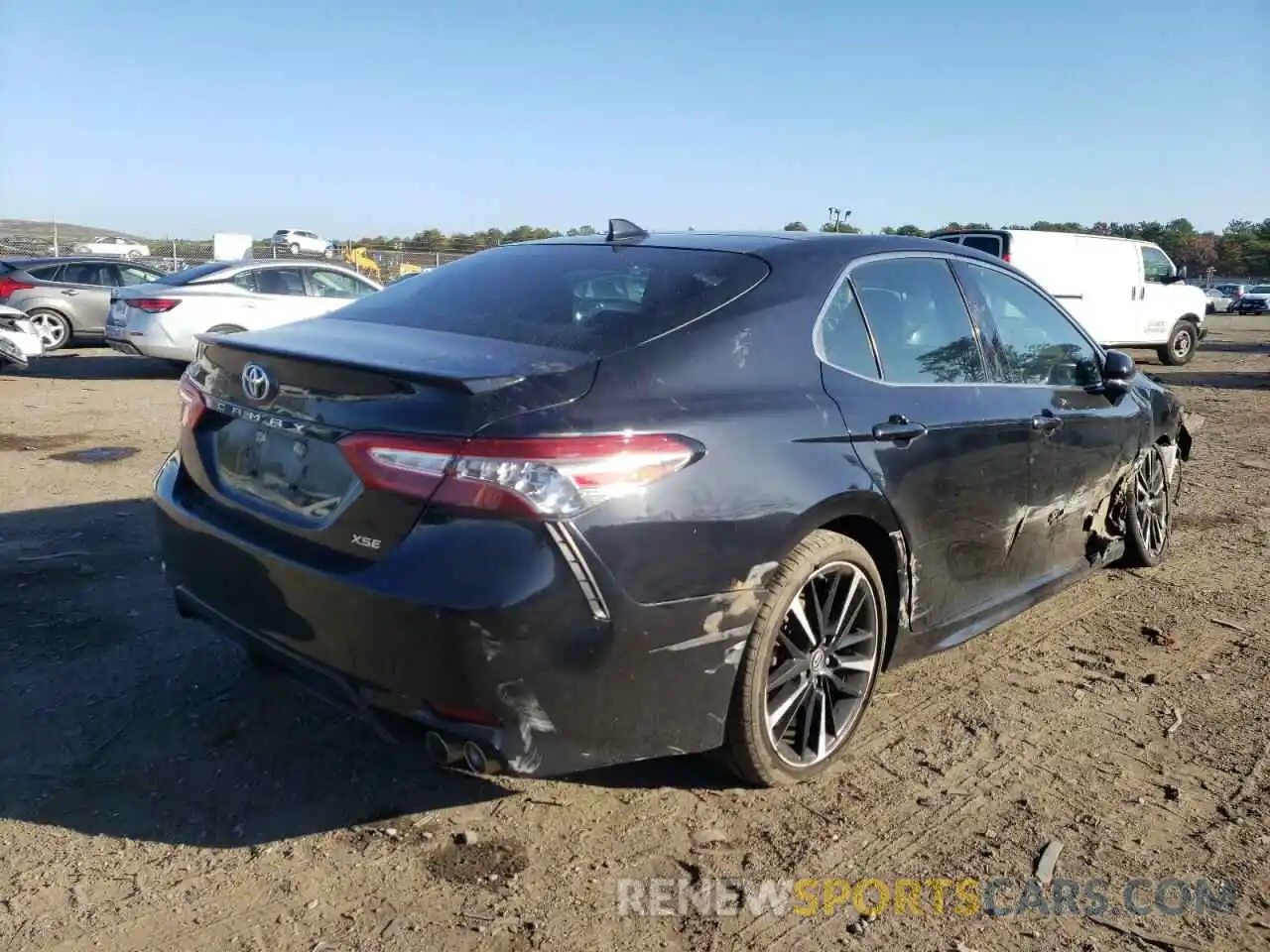 4 Photograph of a damaged car 4T1B61HK2KU790864 TOYOTA CAMRY 2019