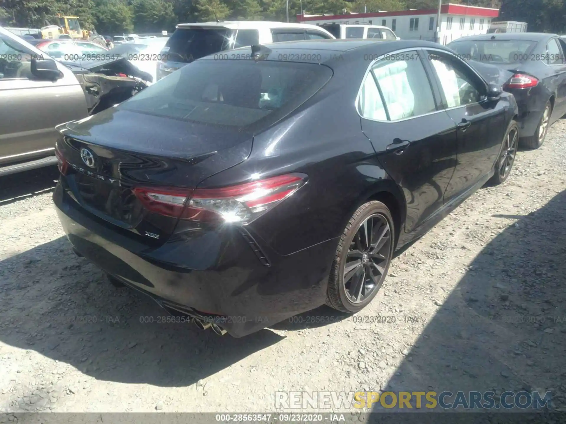 4 Photograph of a damaged car 4T1B61HK2KU802284 TOYOTA CAMRY 2019