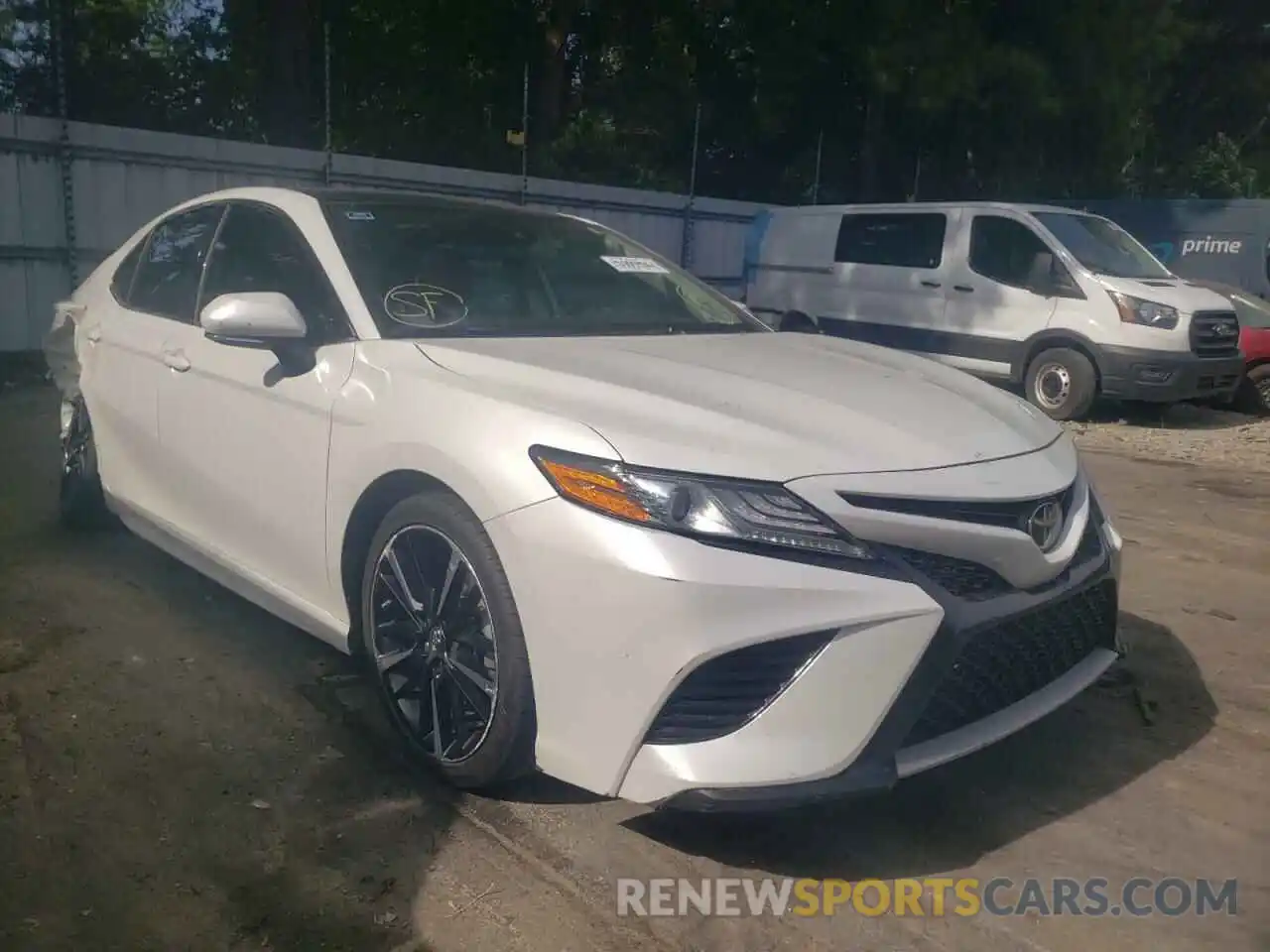 1 Photograph of a damaged car 4T1B61HK2KU816542 TOYOTA CAMRY 2019