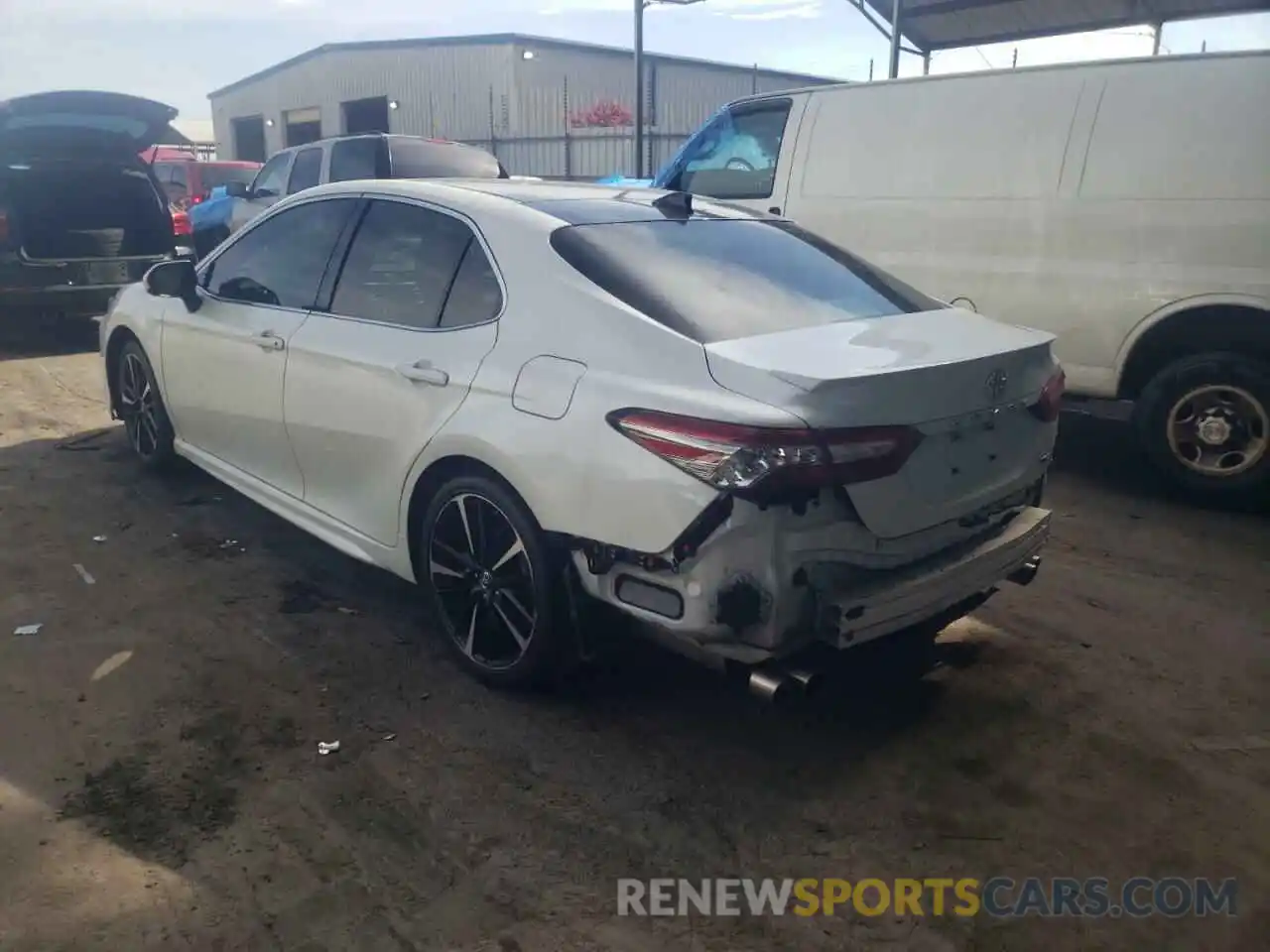 3 Photograph of a damaged car 4T1B61HK2KU816542 TOYOTA CAMRY 2019