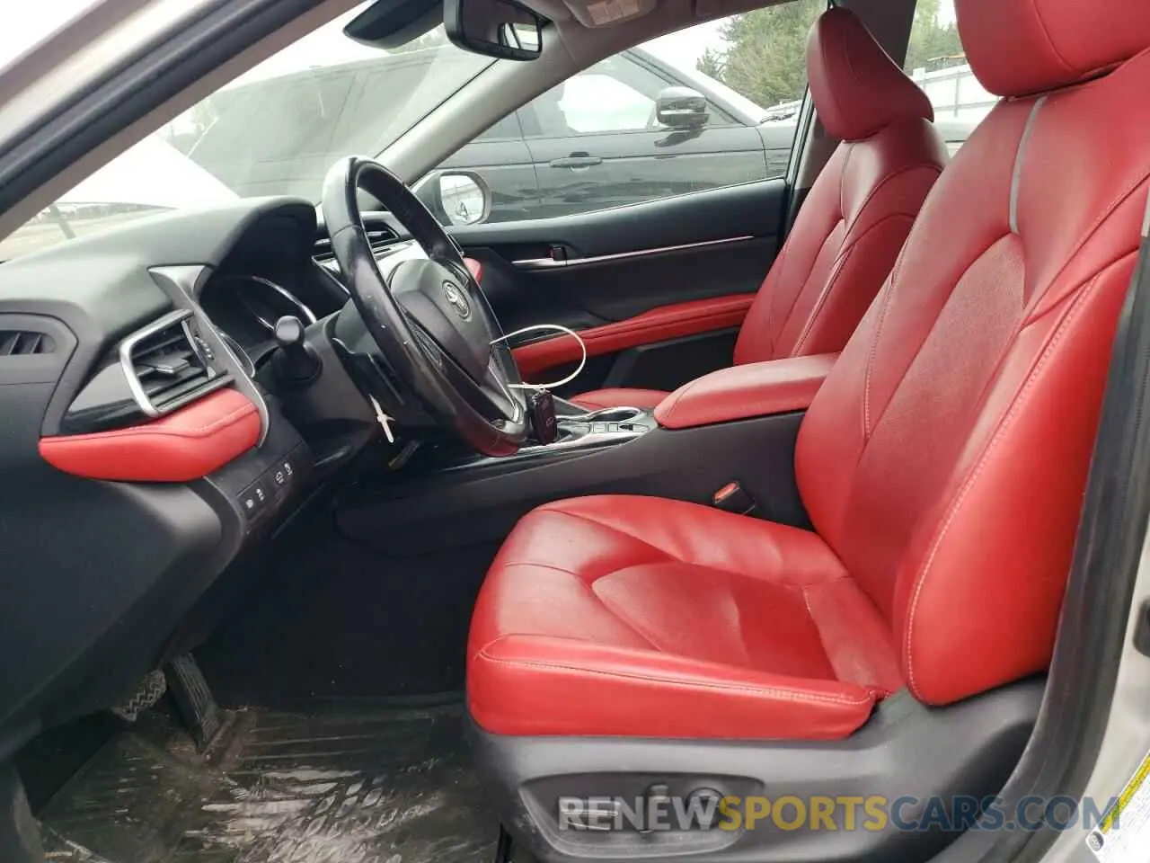 7 Photograph of a damaged car 4T1B61HK2KU830800 TOYOTA CAMRY 2019
