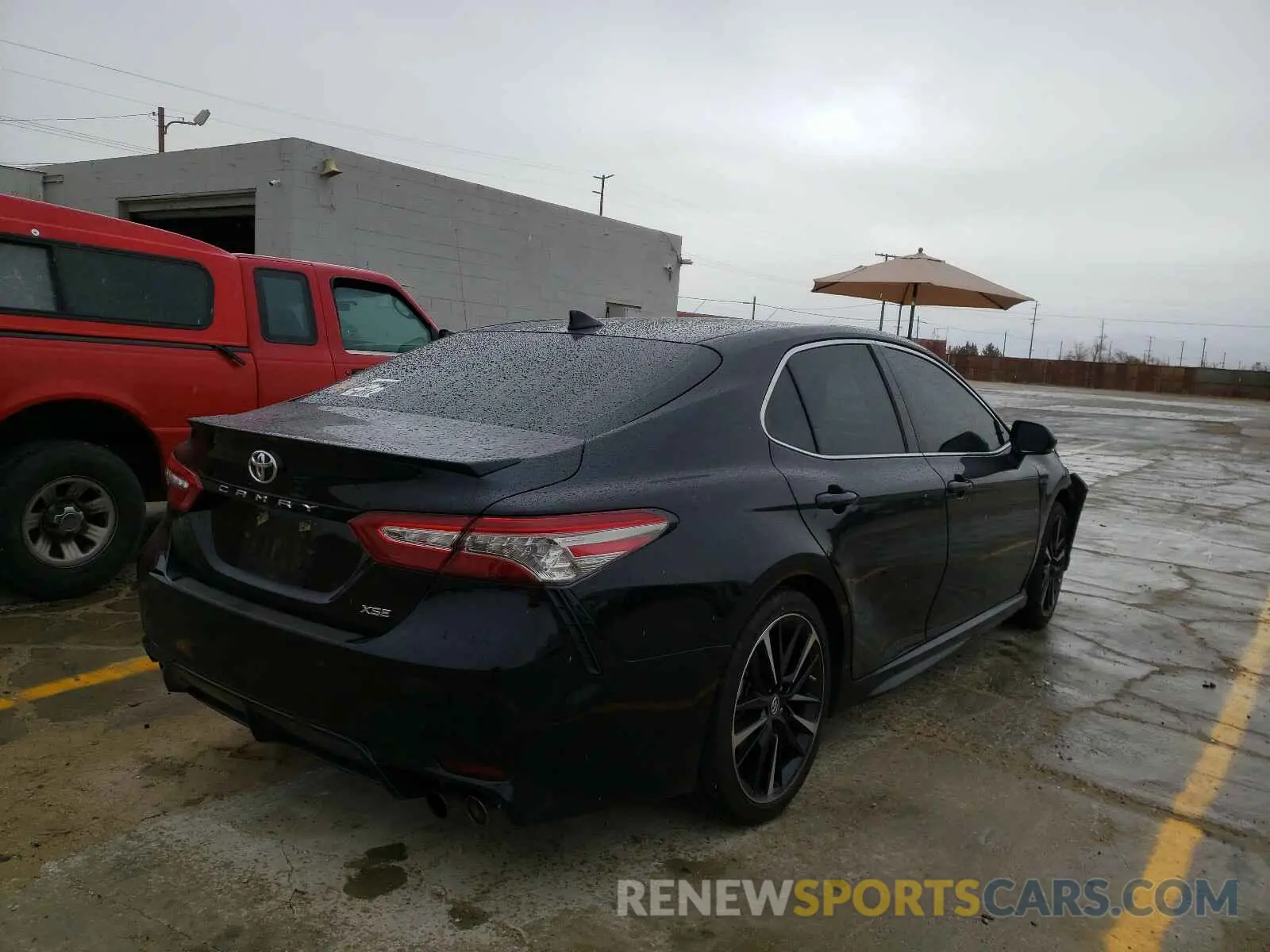 4 Photograph of a damaged car 4T1B61HK2KU831283 TOYOTA CAMRY 2019