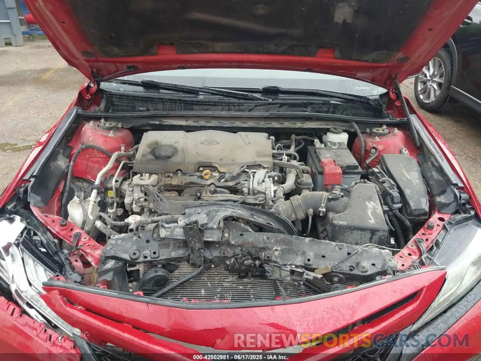 10 Photograph of a damaged car 4T1B61HK3KU163963 TOYOTA CAMRY 2019