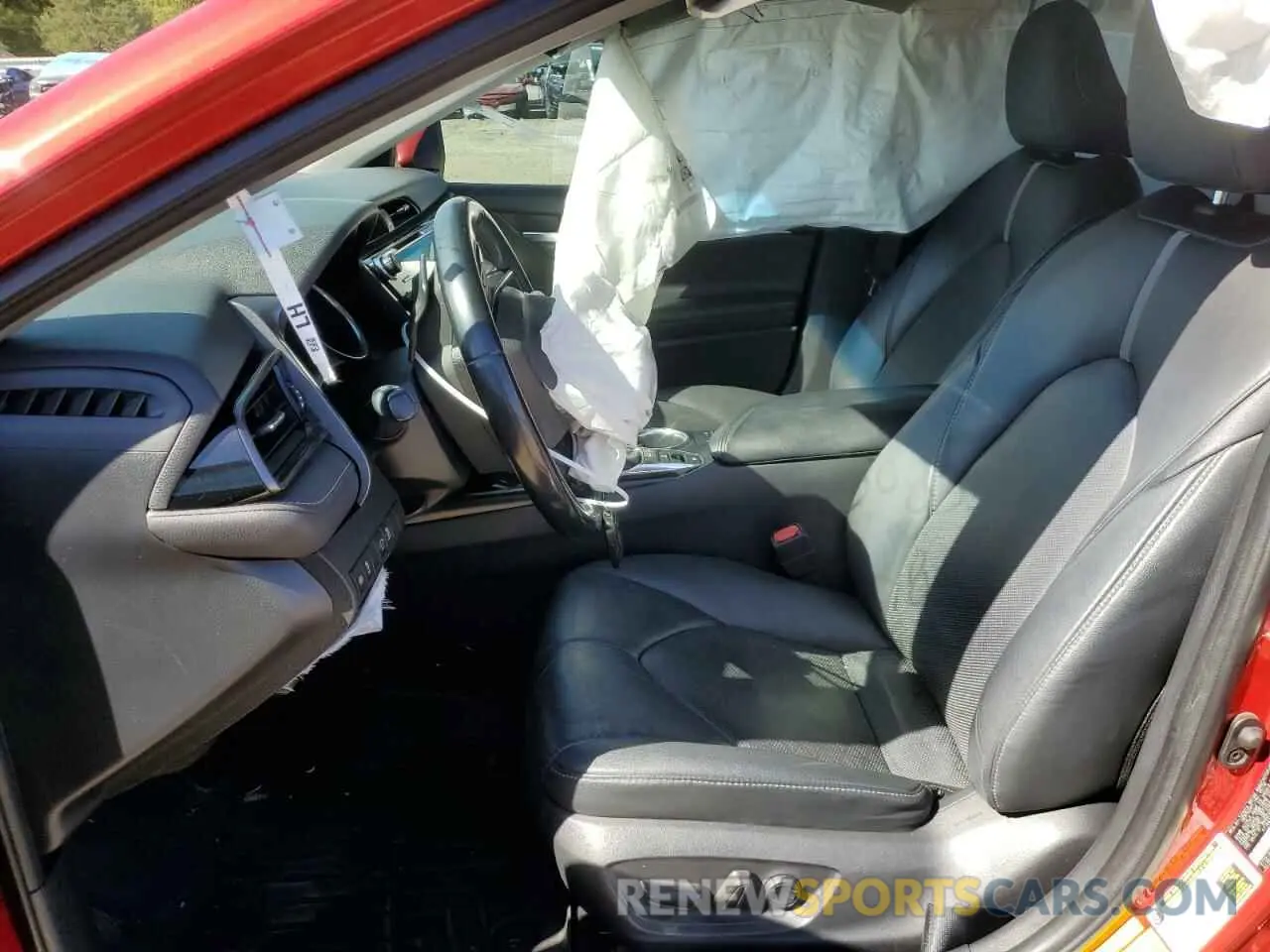 7 Photograph of a damaged car 4T1B61HK3KU179130 TOYOTA CAMRY 2019