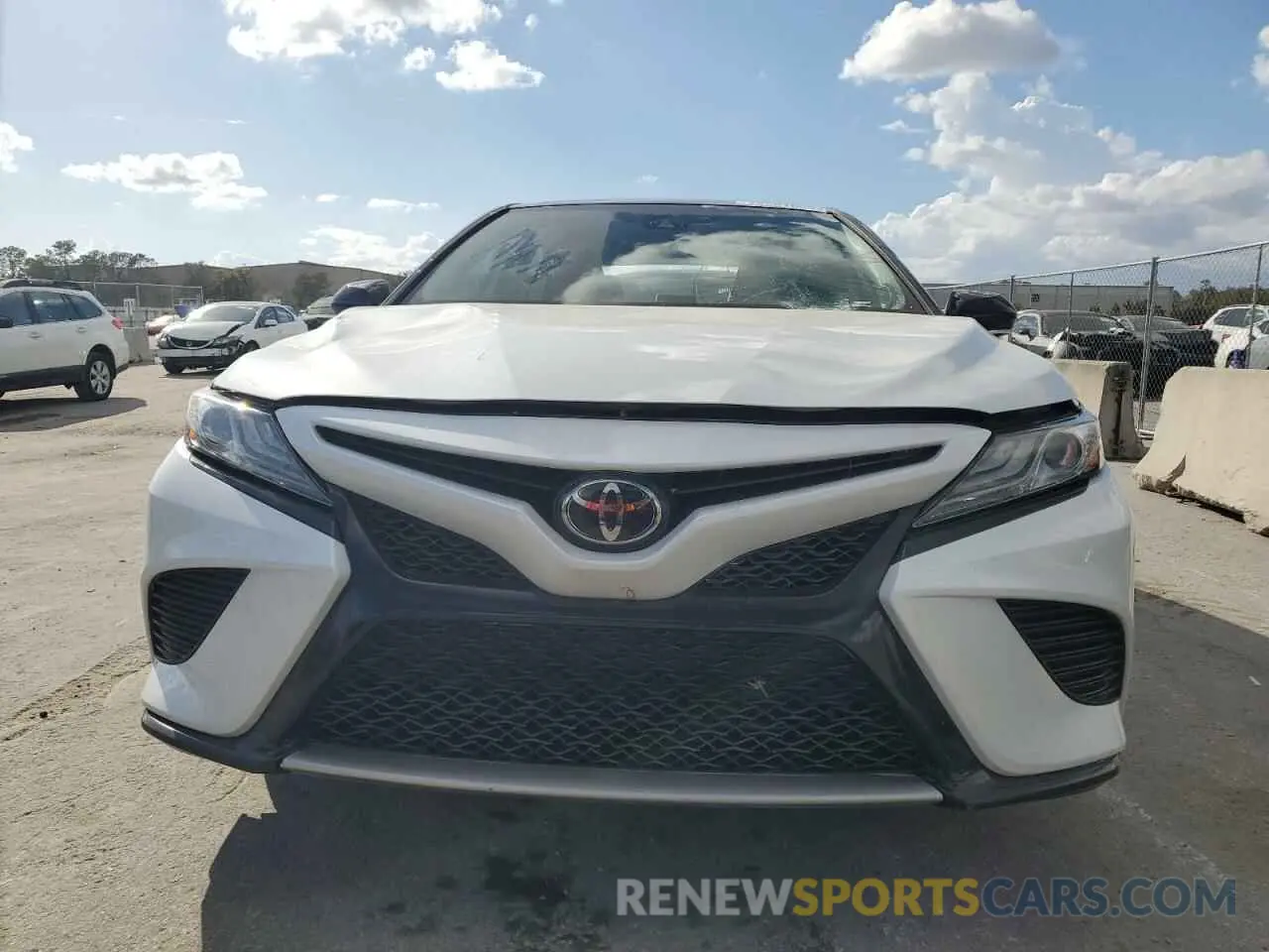 5 Photograph of a damaged car 4T1B61HK3KU207122 TOYOTA CAMRY 2019